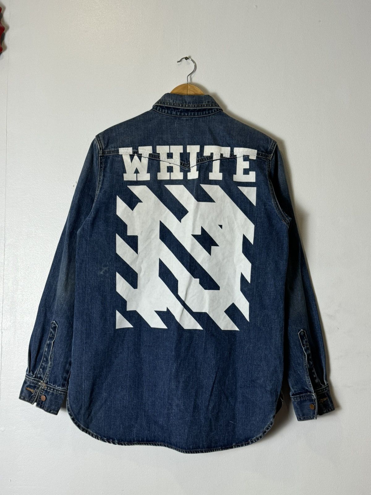 Off-White OFF-WHITE Signature Logo Denim Jacket Size US S / EU 44-46 / 1 - 1 Thumbnail