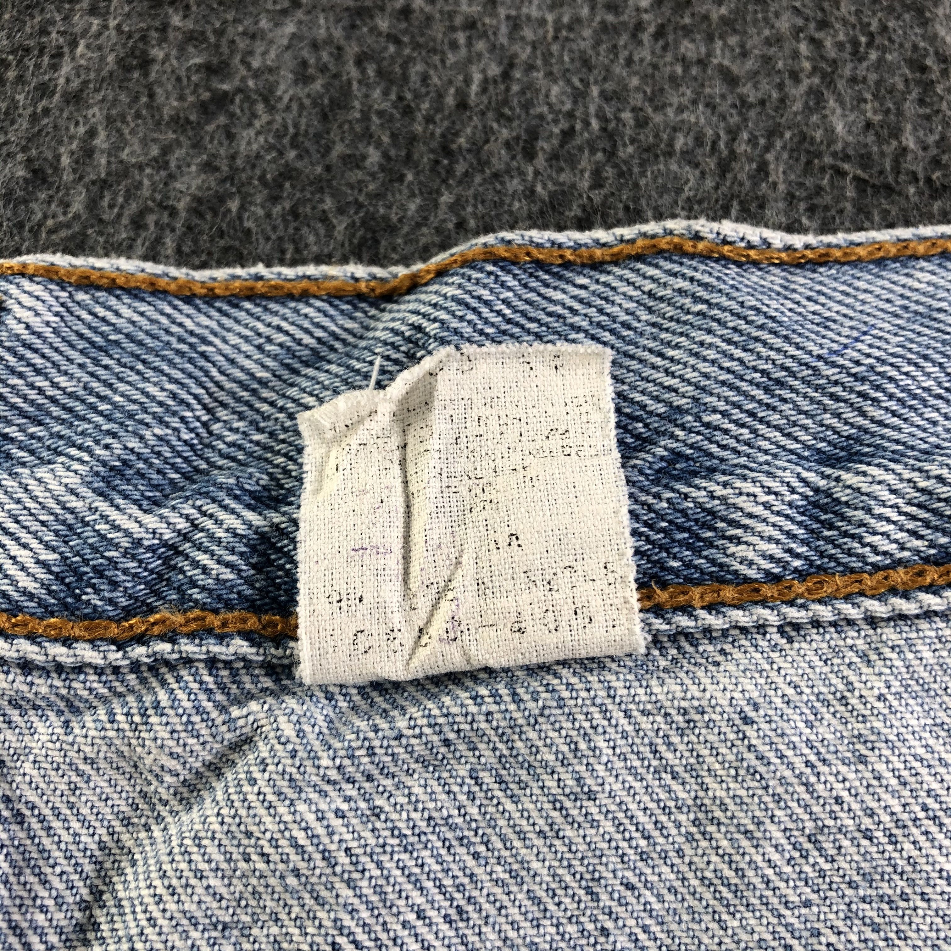 Levi's Vintage 90s Light Wash Levis Jeans-J4250 Size US 35 - 10 Thumbnail