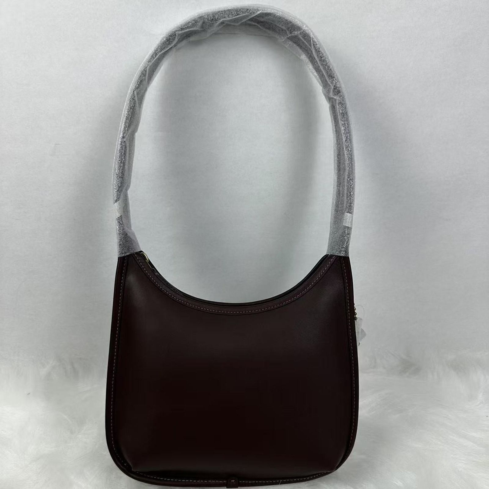 Coach Coach Curve Zip Bag Shoulder Bag In Leather/Gold/Maple CAF11 Size ONE SIZE - 1 Thumbnail