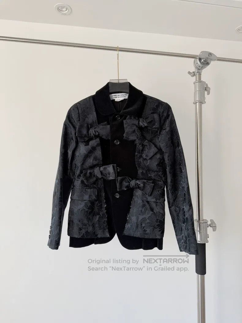 Comme des Garcons Comme Des Garcons Flower Embroidered Bow Tie Velvet Patchw Size S / US 4 / IT 40 - 2 Thumbnail