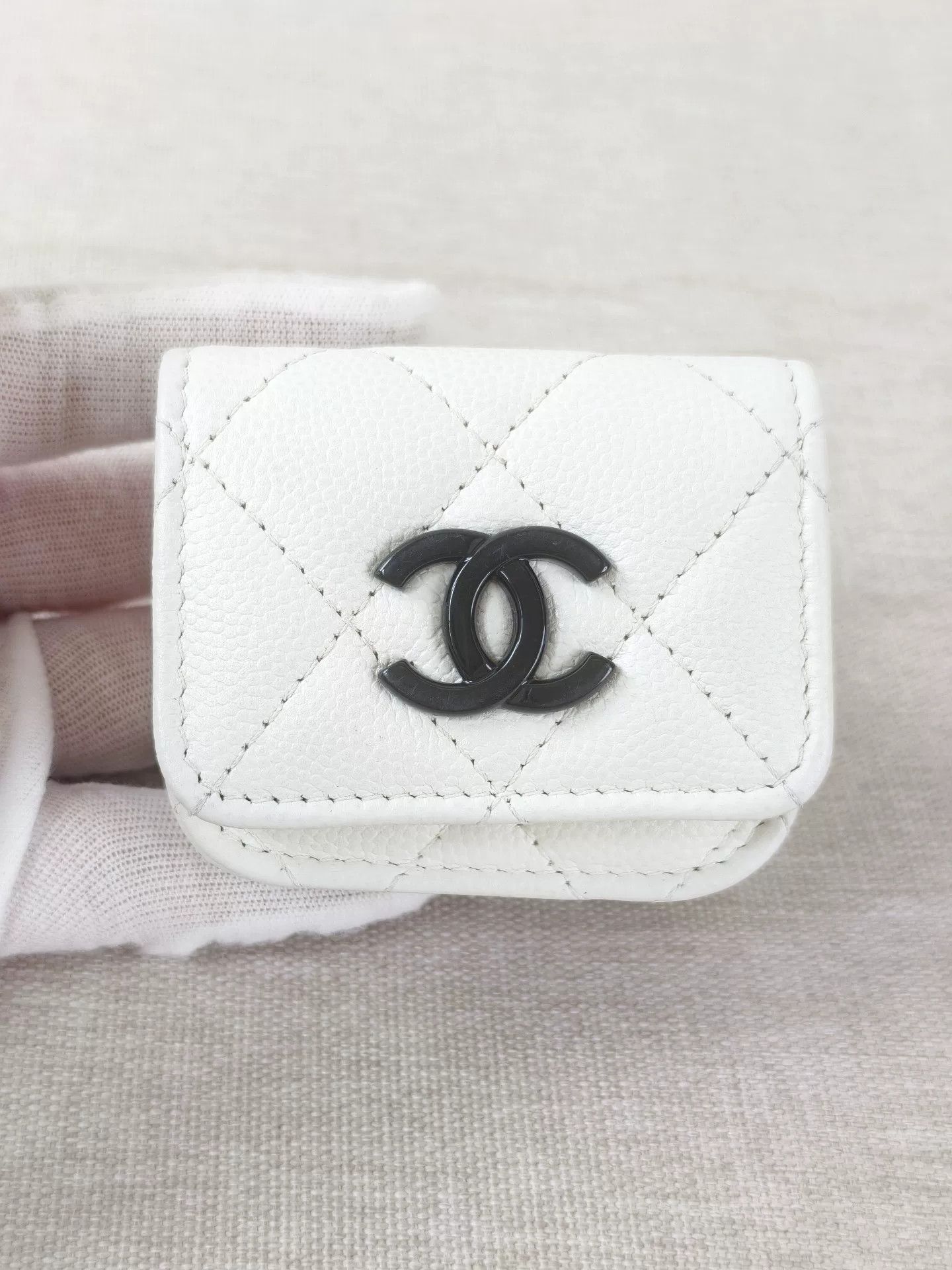 Chanel Pre-loved Bag Very good condition Size ONE SIZE - 1 Thumbnail