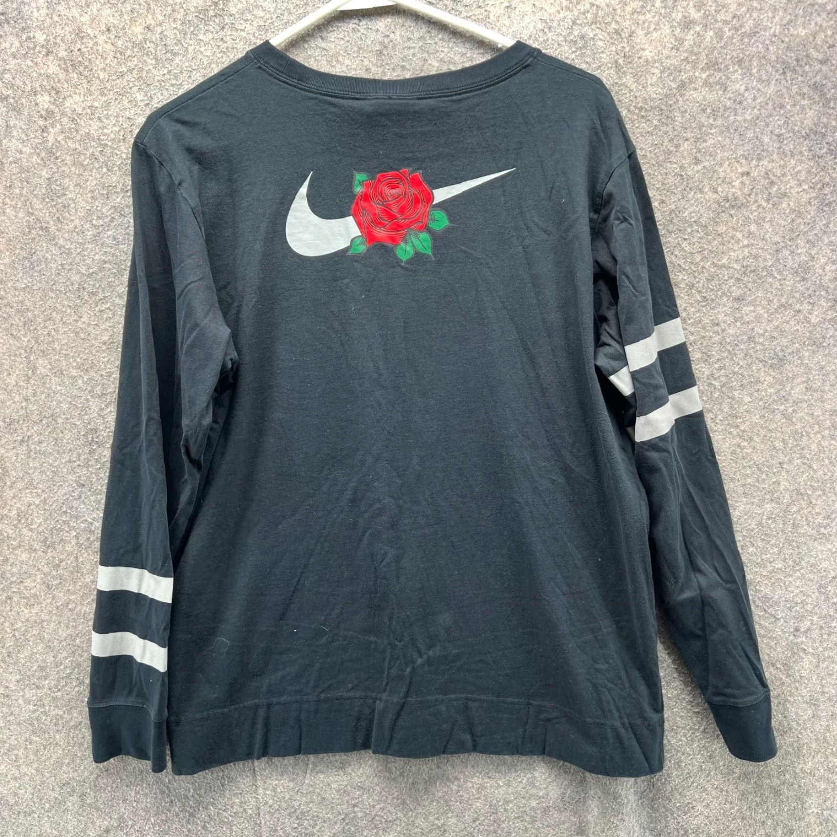 Nike Nike Shirt Women Large Black Uptown Center Swoosh Red Rose Long Sleeve Cotton Size L / US 10 / IT 46 - 2 Thumbnail
