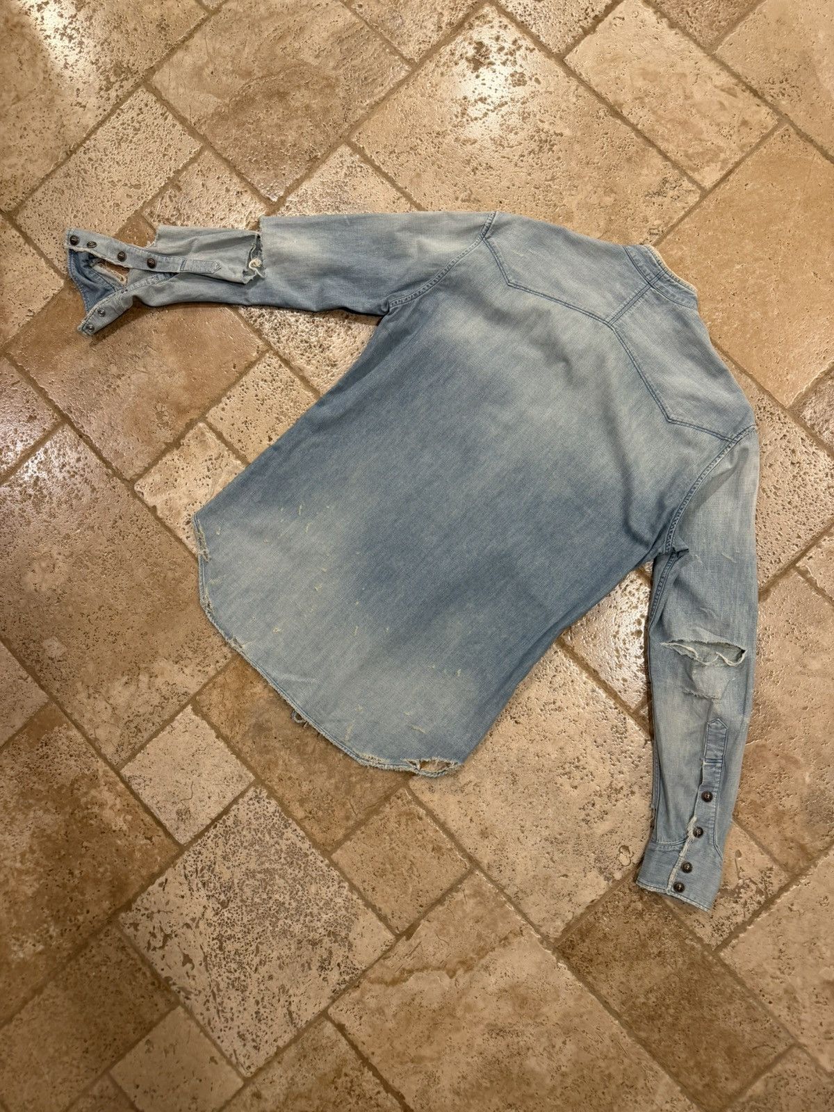 Balmain Balmain SS18 Distressed Light Blue Wash Denim Button Shirt Size US L / EU 52-54 / 3 - 12 Thumbnail