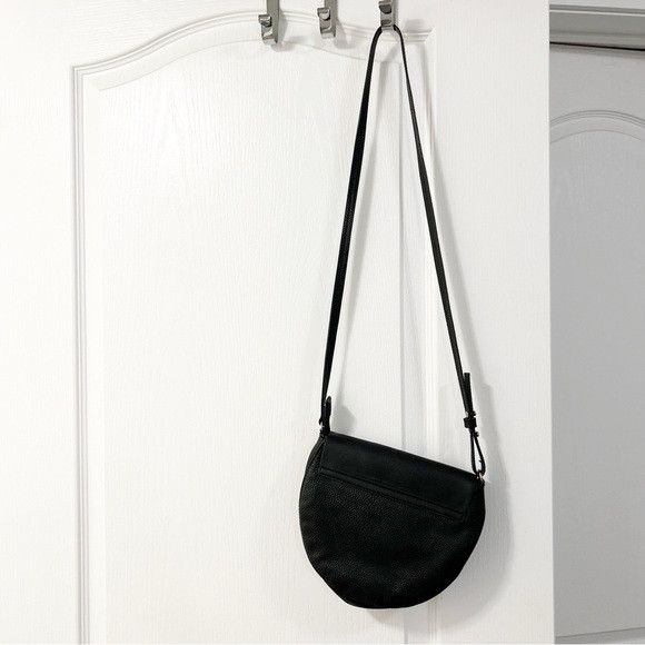 H&M H&M women's Saddle Crossbody Bag pebbled leathered Black Size ONE SIZE - 16 Thumbnail