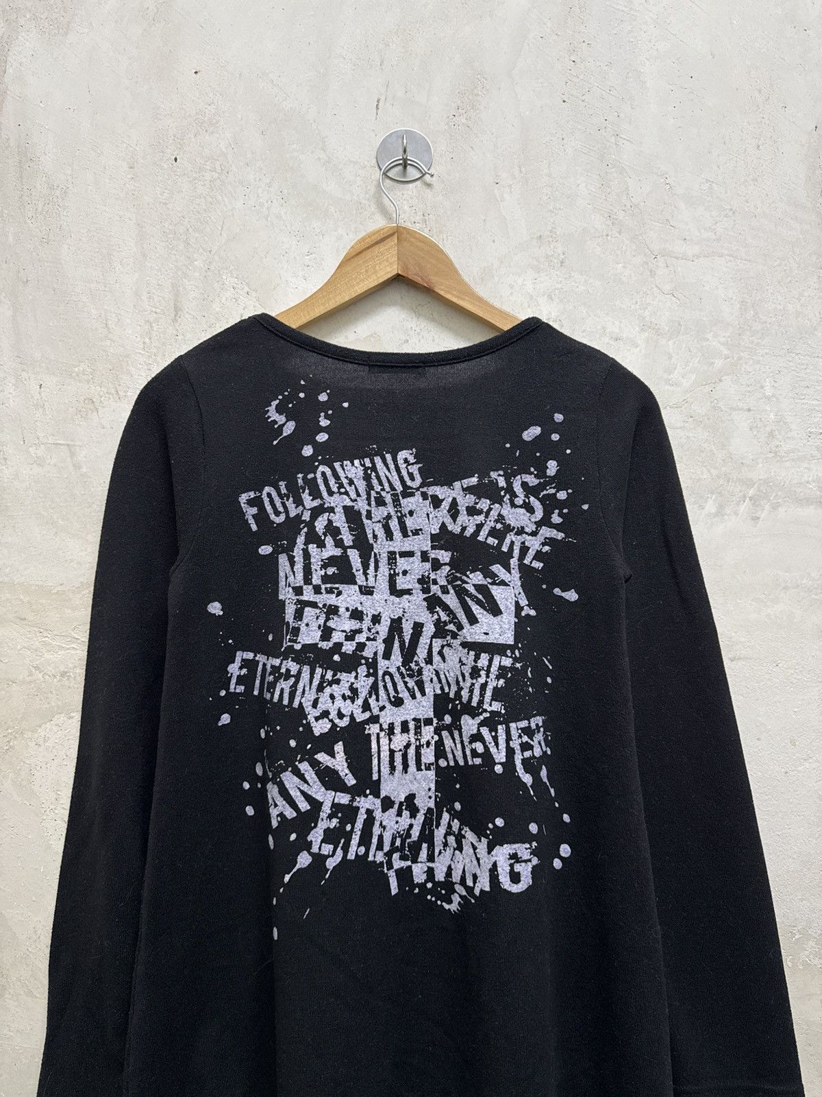 20471120 2000s Archival Cornflake Skull Cross Poem Gothic Tees Size XS / US 0-2 / IT 36-38 - 4 Thumbnail