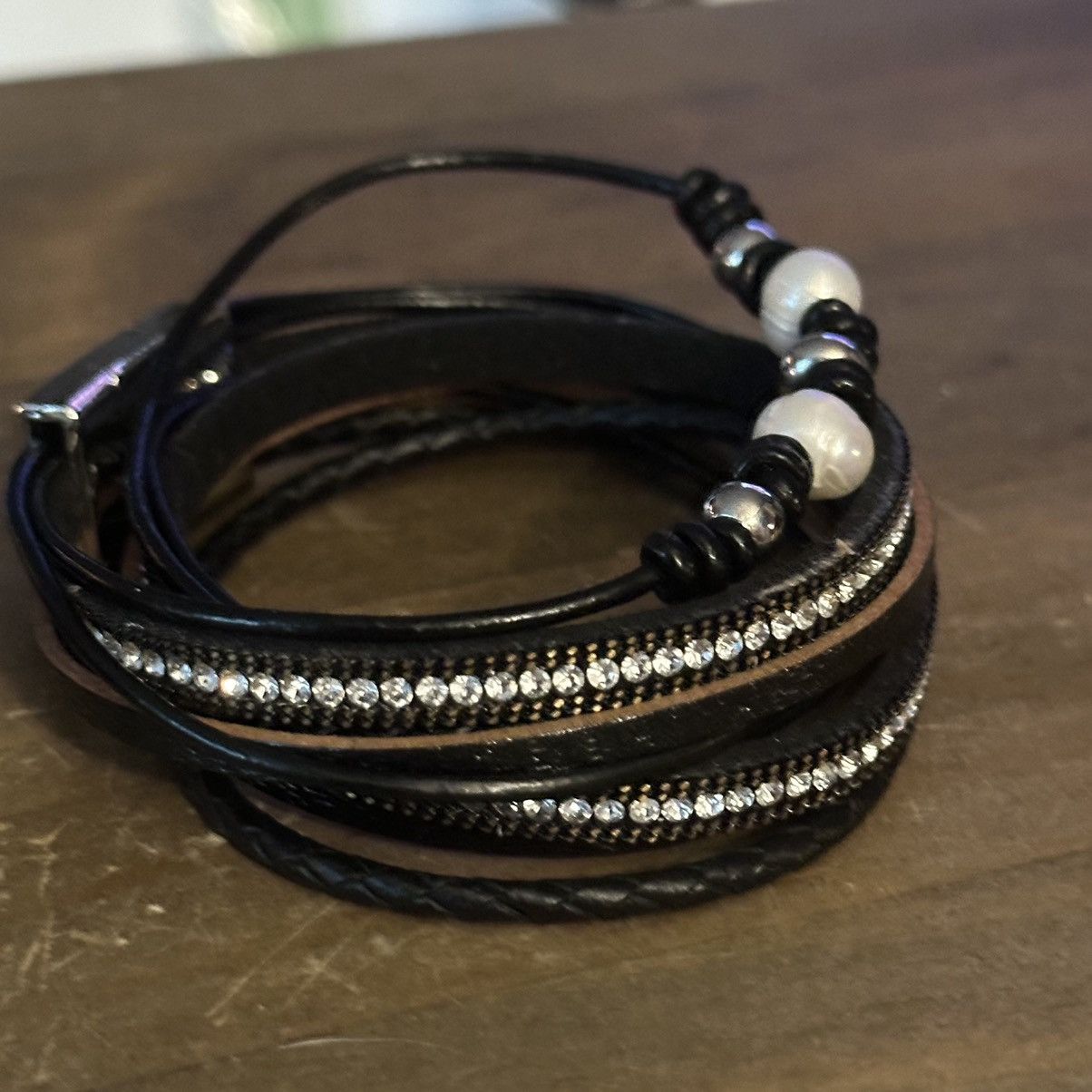 Other Multi strand layered pearl and rhinestone leather bracelet Size ONE SIZE - 5 Thumbnail