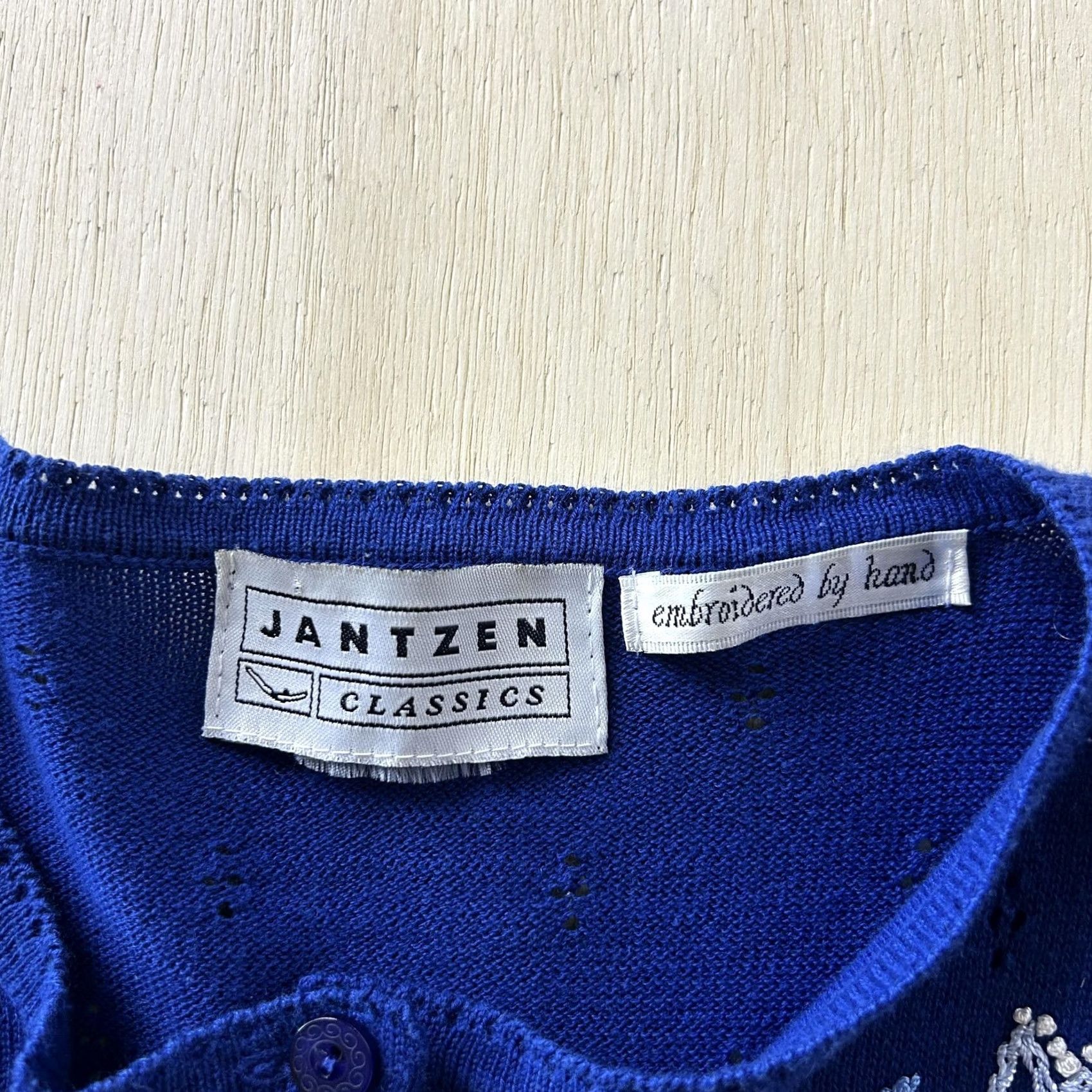 Jantzen Jantzen Cardigan Womens Large Blue Short Sleeve Floral Embroidered Knit Sweater Size L / US 10 / IT 46 - 2 Thumbnail