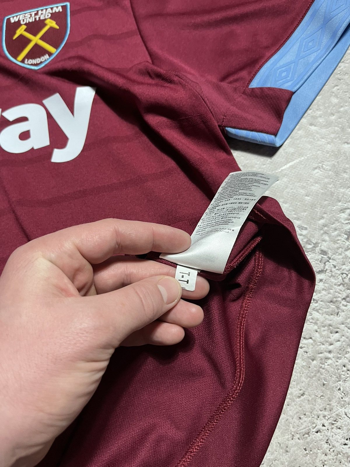 Umbro #Grandad Fan Umbro West Ham United Betway Soccer Jersey Tee Size US L / EU 52-54 / 3 - 9 Thumbnail
