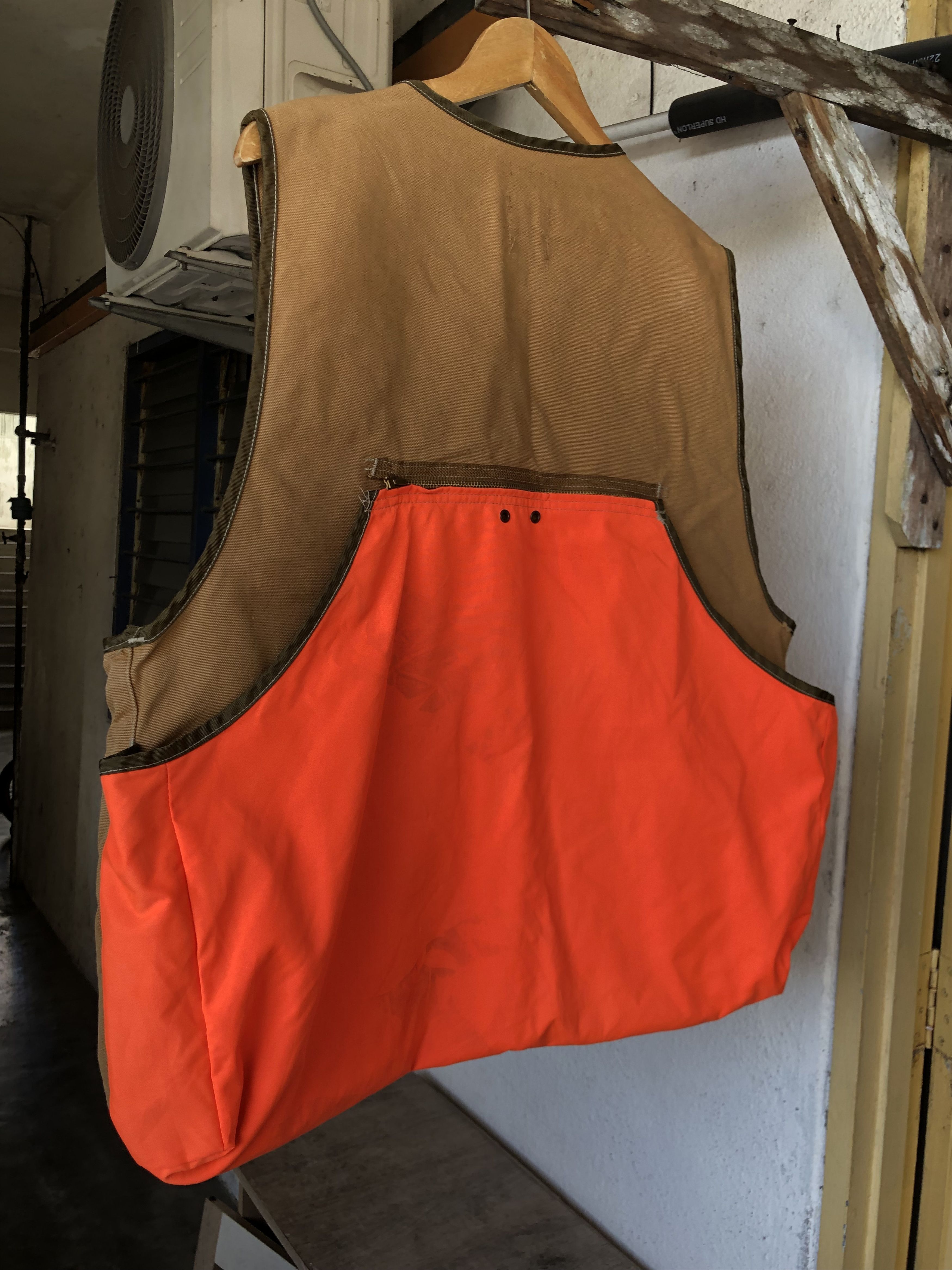 Carhartt Rare❗️Vintage Carhartt Blaze Orange Game Hunting Vest Jacket Size US XL / EU 56 / 4 - 13 Thumbnail
