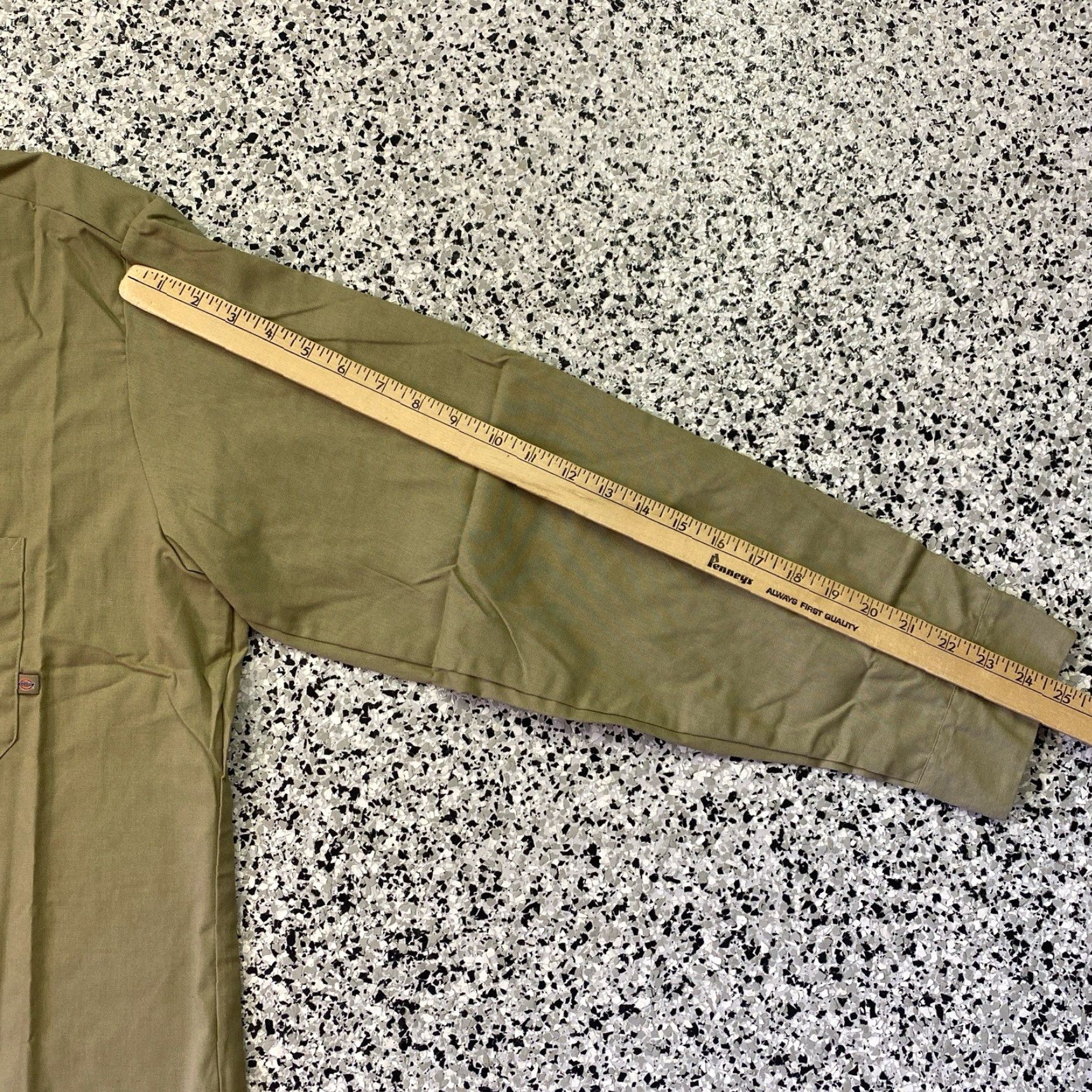 Dickies Dickies Men’s Long Sleeve Button-Up Work Shirt XL Brown NWT Casual, Twill, Cotton-Poly, Regular Fit, Button-Down, Pockets, All Seasons, Vintage No Size US XL / EU 56 / 4 - 5 Thumbnail