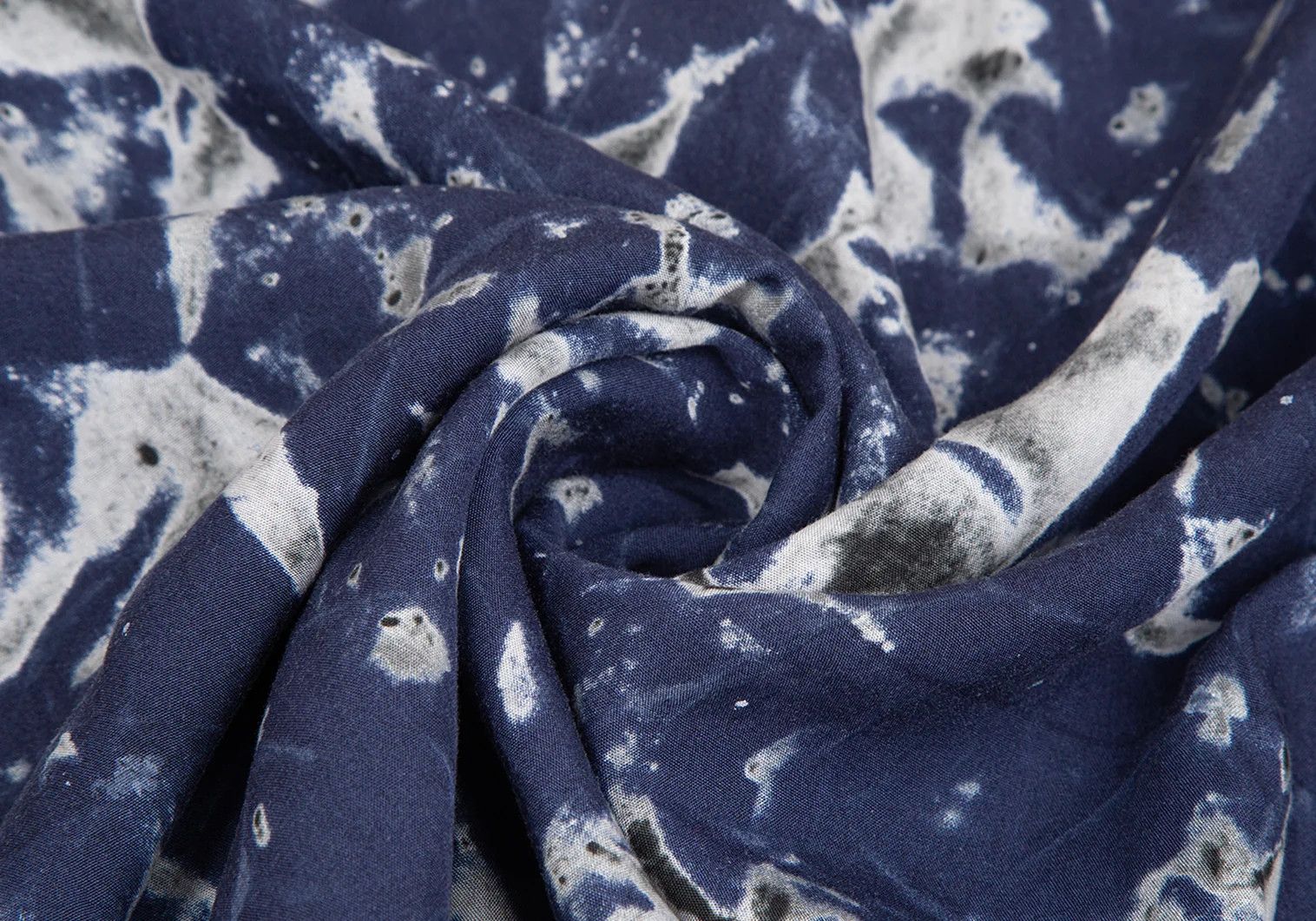 Issey Miyake Graphic Print Shirt in Navy Size 4 Size US XL / EU 56 / 4 - 14 Thumbnail