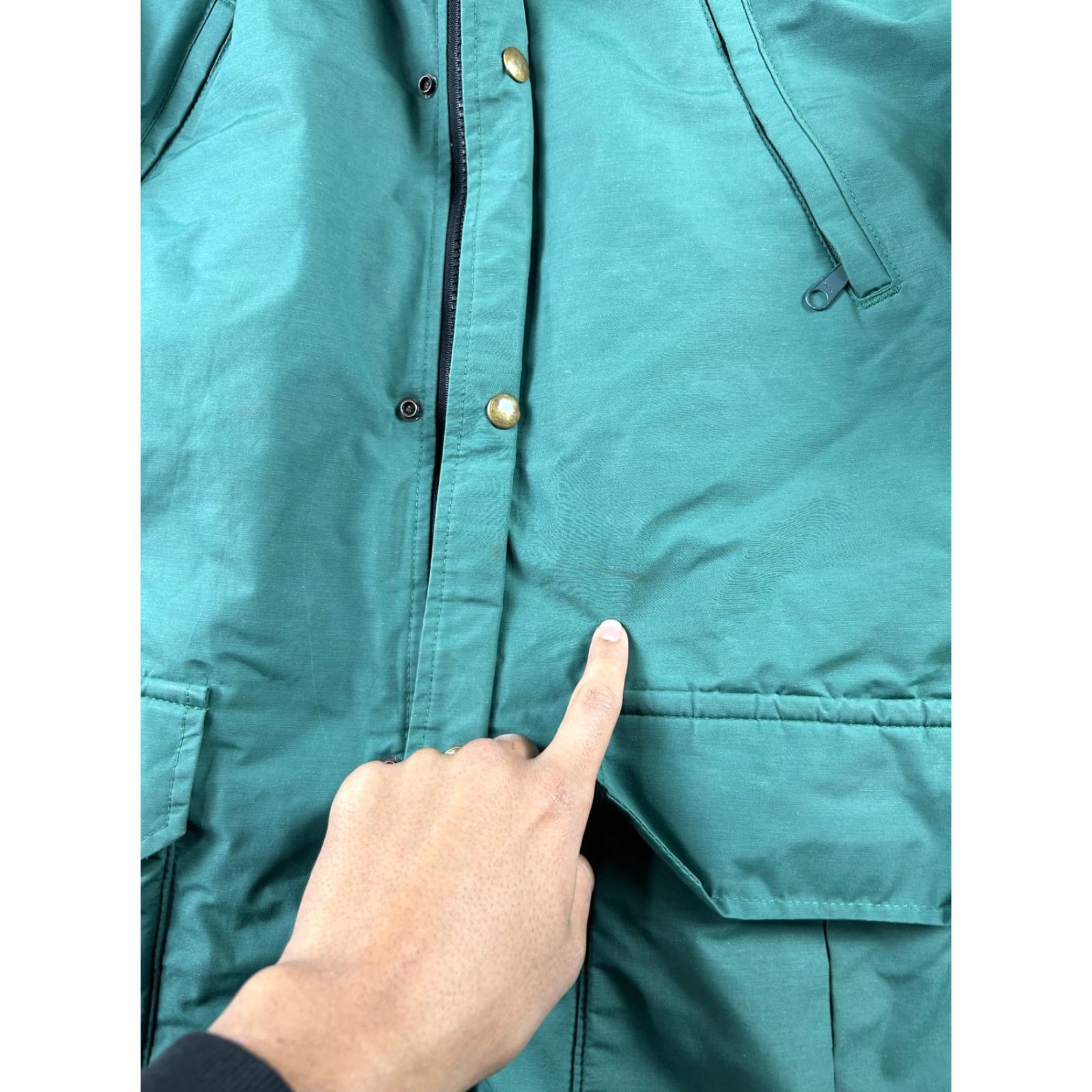 Vintage VINTAGE L.L. Bean Coat Parka Mens 2XL Green Hooded Winter Nylon Padded Thinsulate Black Scuff Size US XXL / EU 58 / 5 - 7 Thumbnail