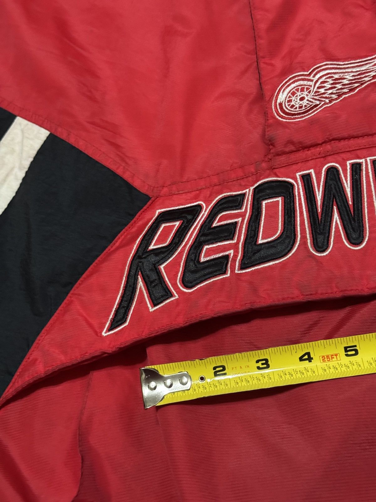 Starter Vintage Detroit Red Wings 90s Starter NHL Jacket XL Puffer Size US XL / EU 56 / 4 - 10 Thumbnail