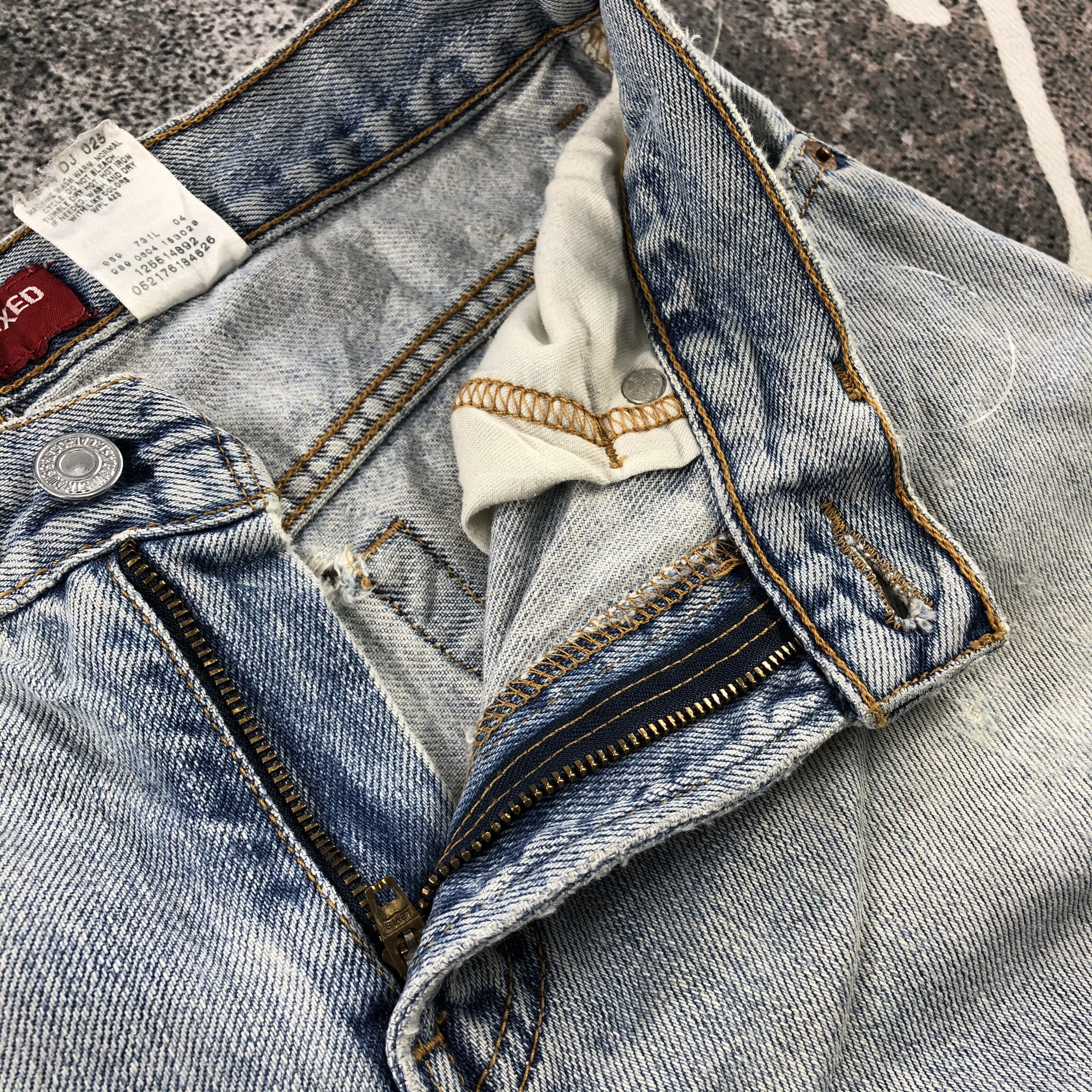 Levi's Vintage Levi's 550 Jeans Distressed Denim KJ884 Size US 29 - 13 Thumbnail