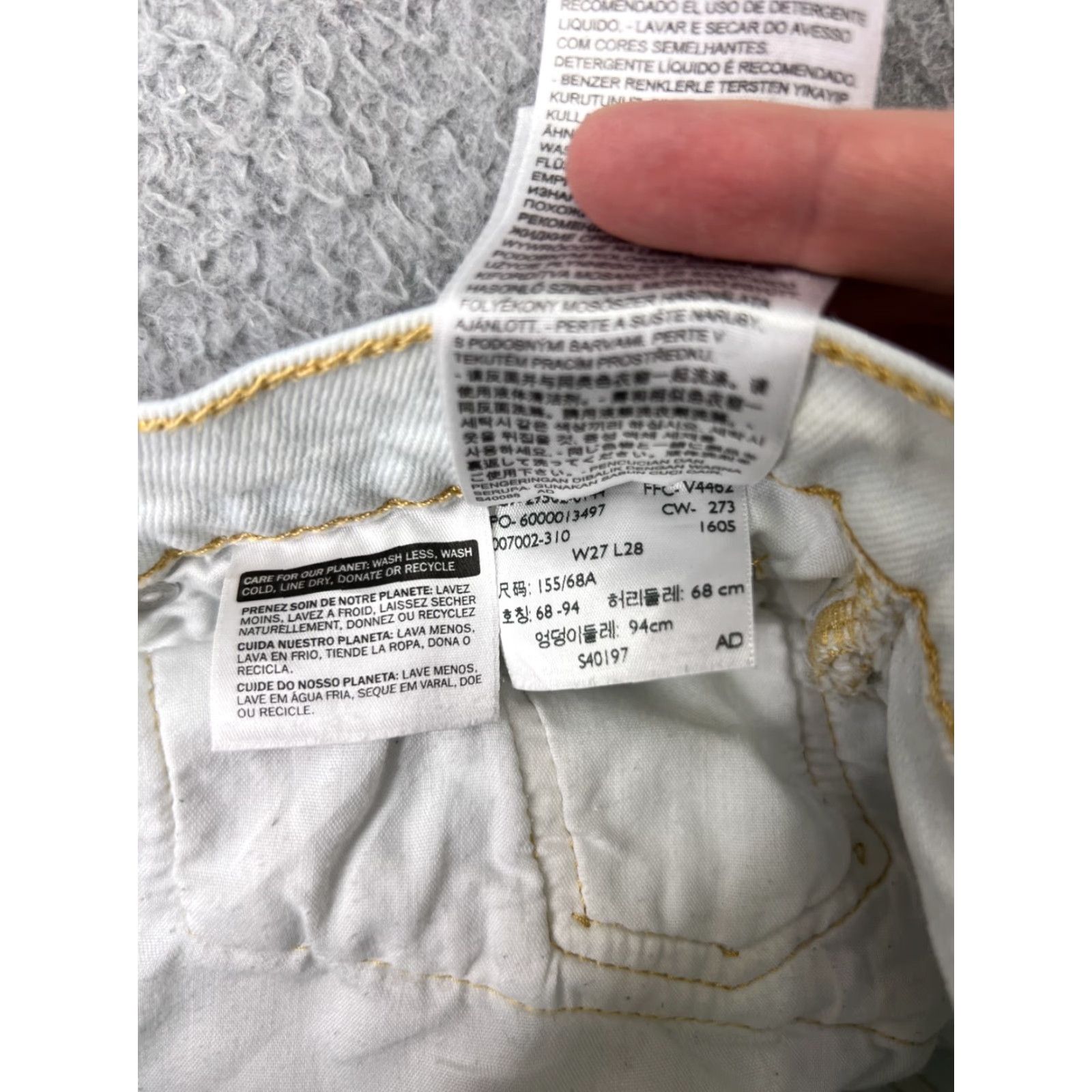 Levi's Levi's 501 Light Wash Jeans Women's Tapered Fit 27 Blue Denim Retro Mid Rise Size 27" / US 4 / IT 40 - 7 Thumbnail