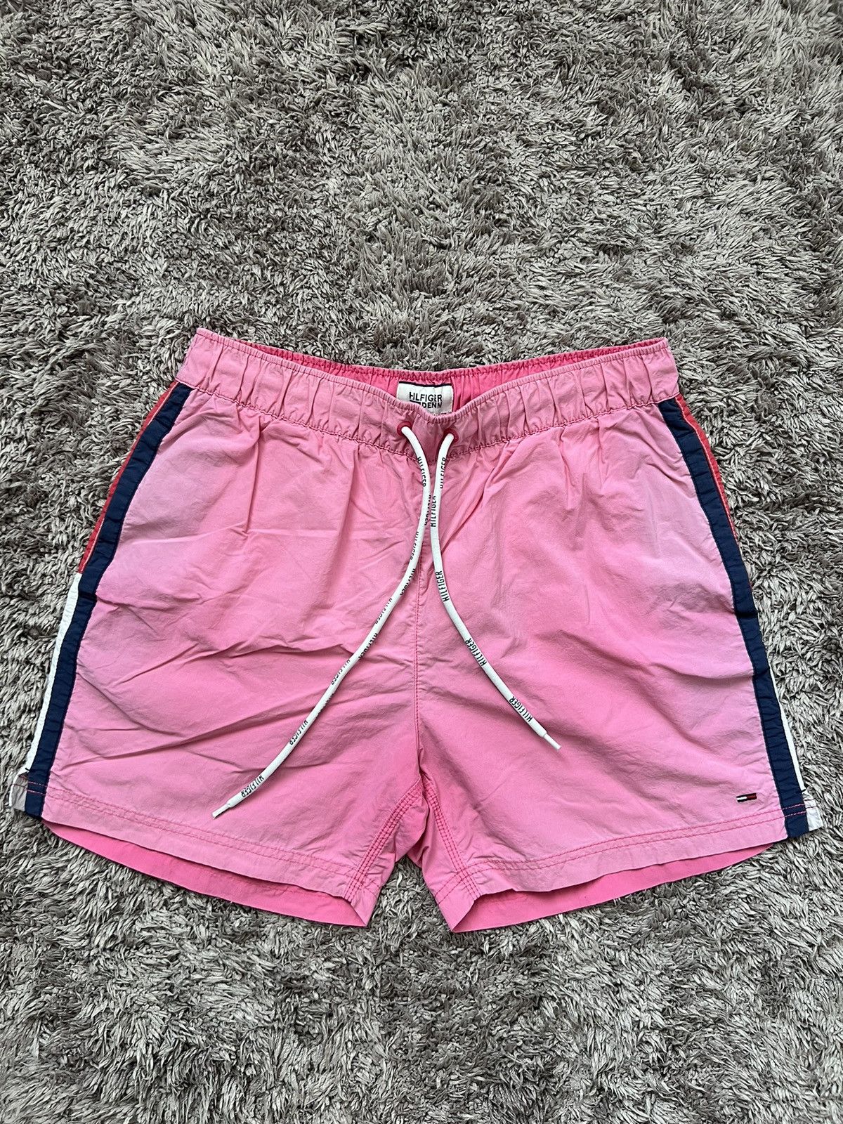 Tommy Hilfiger Tommy Hilfiger pink swim shorts Size US 36 / EU 52 - 1 Thumbnail