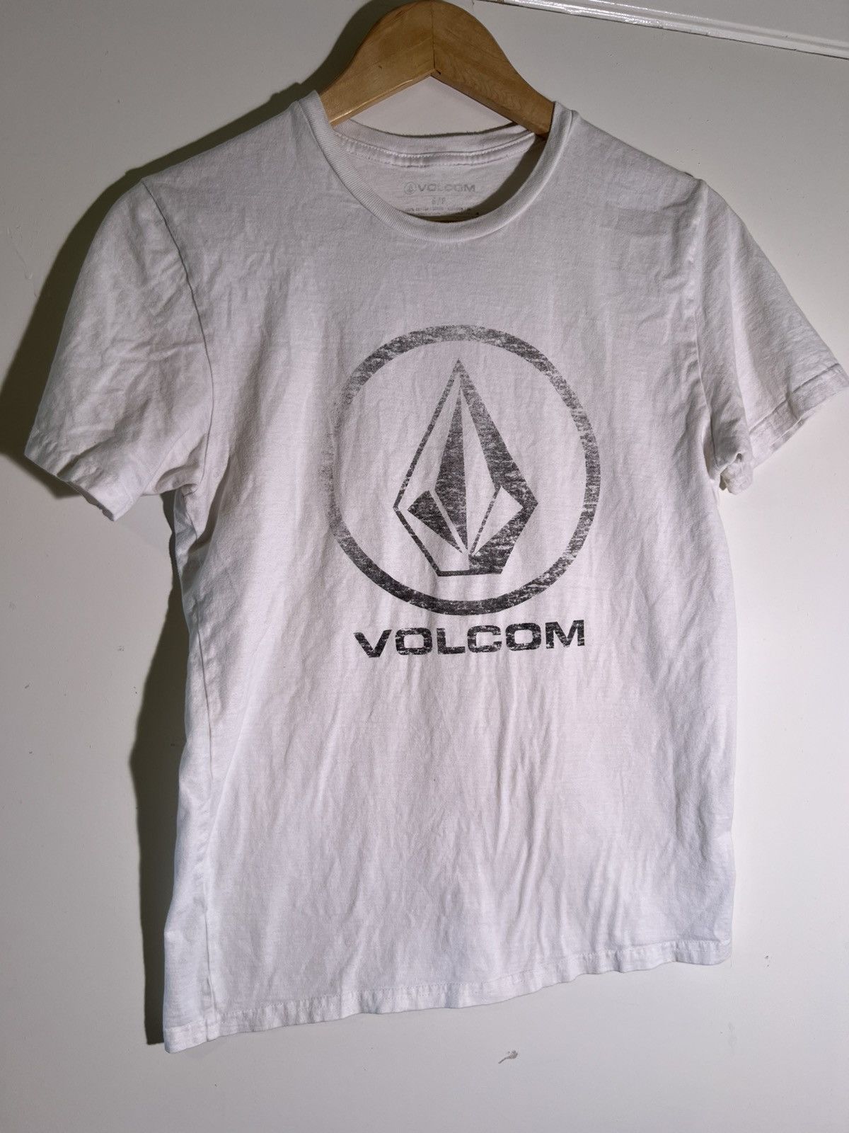 Vintage Y2K 2000’s VTG Vintage Volcom Goth Streetwear Retro T Shirt Size US S / EU 44-46 / 1 - 1 Thumbnail