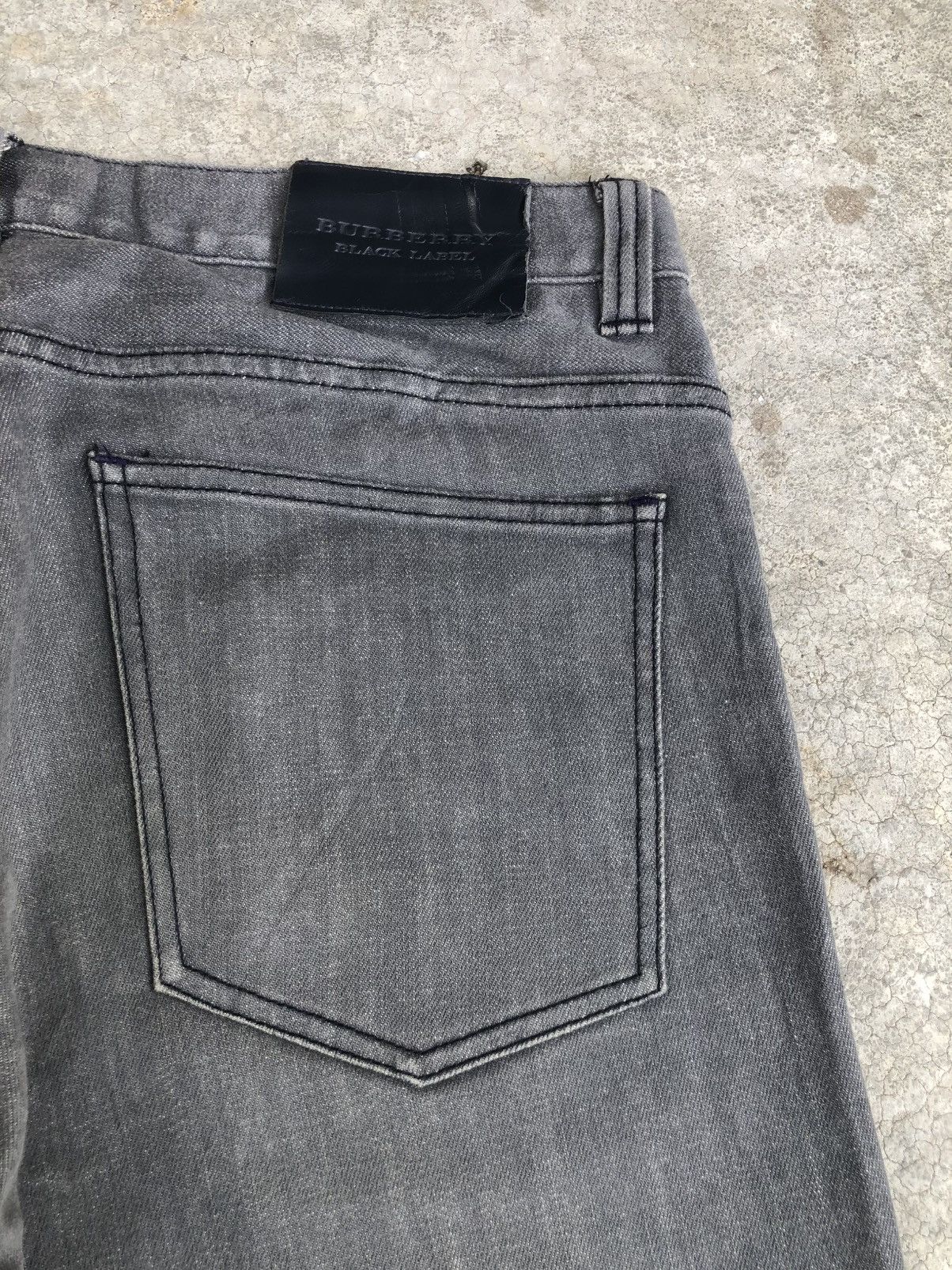 Burberry Burberry Black Label Distressed Slim Jeans Size US 33 - 17 Thumbnail
