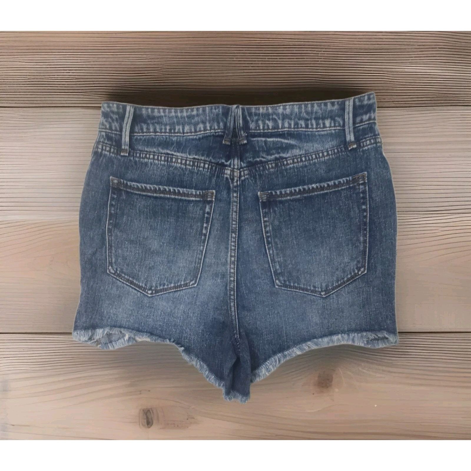 Good American Good American Bombshell Frayed Denim Shorts 10/30 Distressed Size 32" / US 10 / IT 46 - 5 Thumbnail