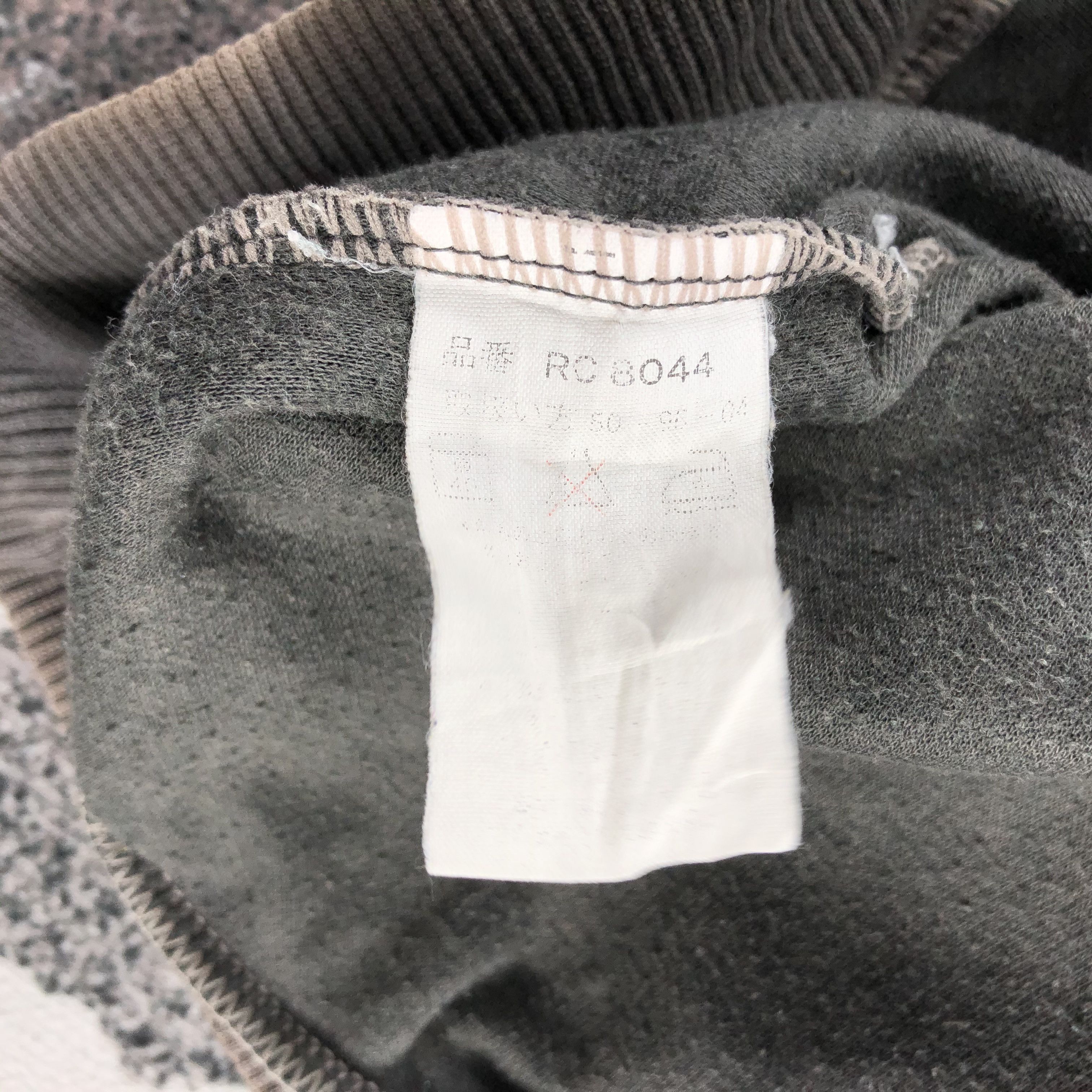 Vintage Vintage 90s Rawlings Sun faded Crewneck Sweatshirt F144 Size US L / EU 52-54 / 3 - 6 Thumbnail