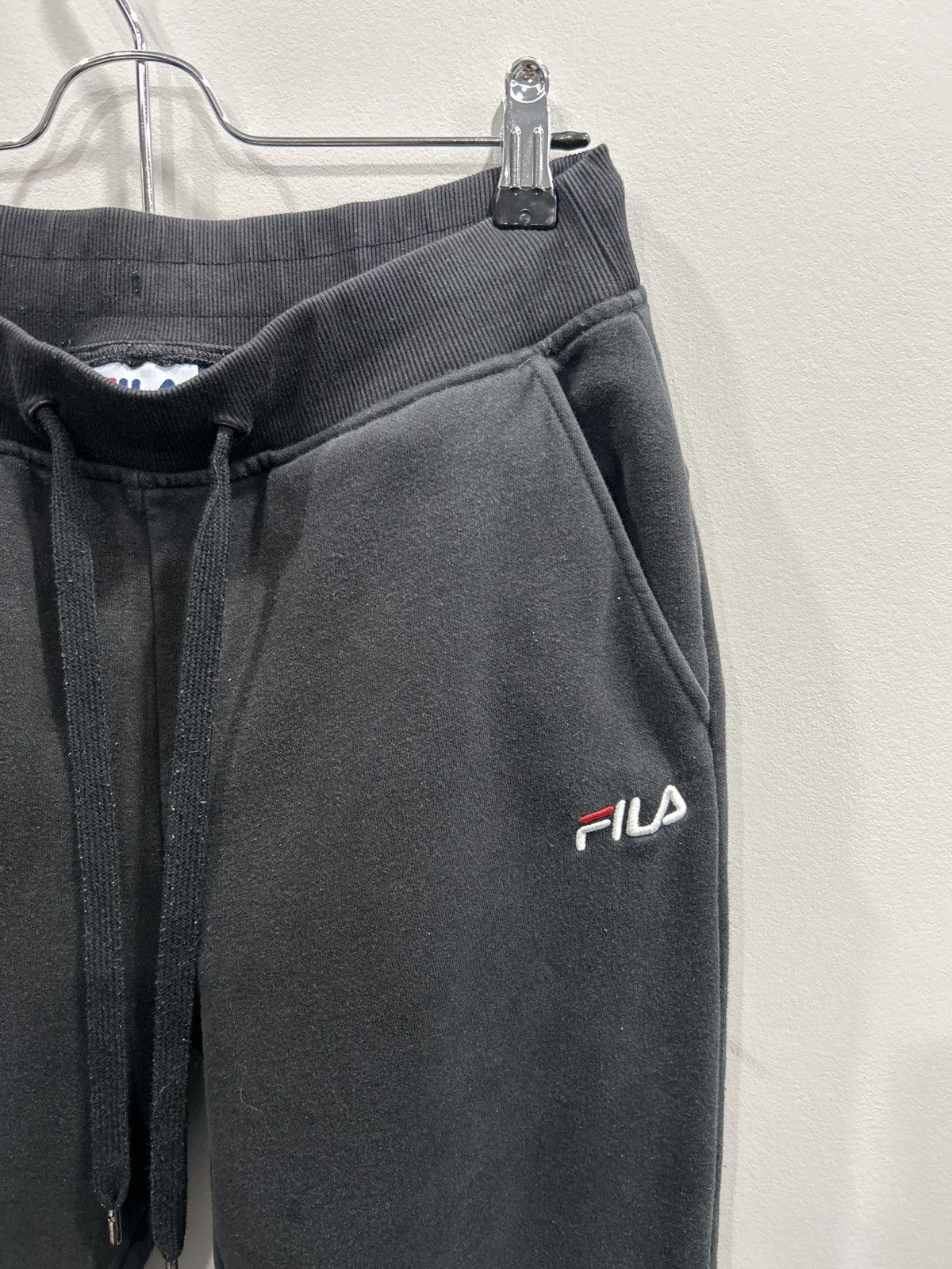 Fila × Vintage Classic Fila Sweatpants Size US 29 - 2 Thumbnail