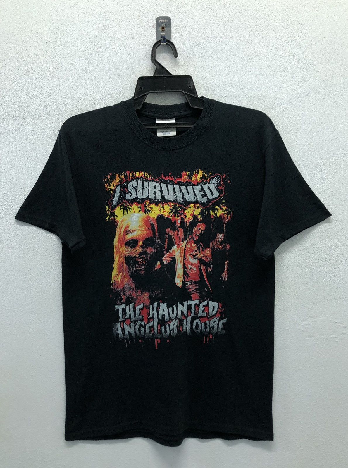 Vintage Vintage I Survived The Haunted Angelus House T-Shirt Size US M / EU 48-50 / 2 - 1 Thumbnail