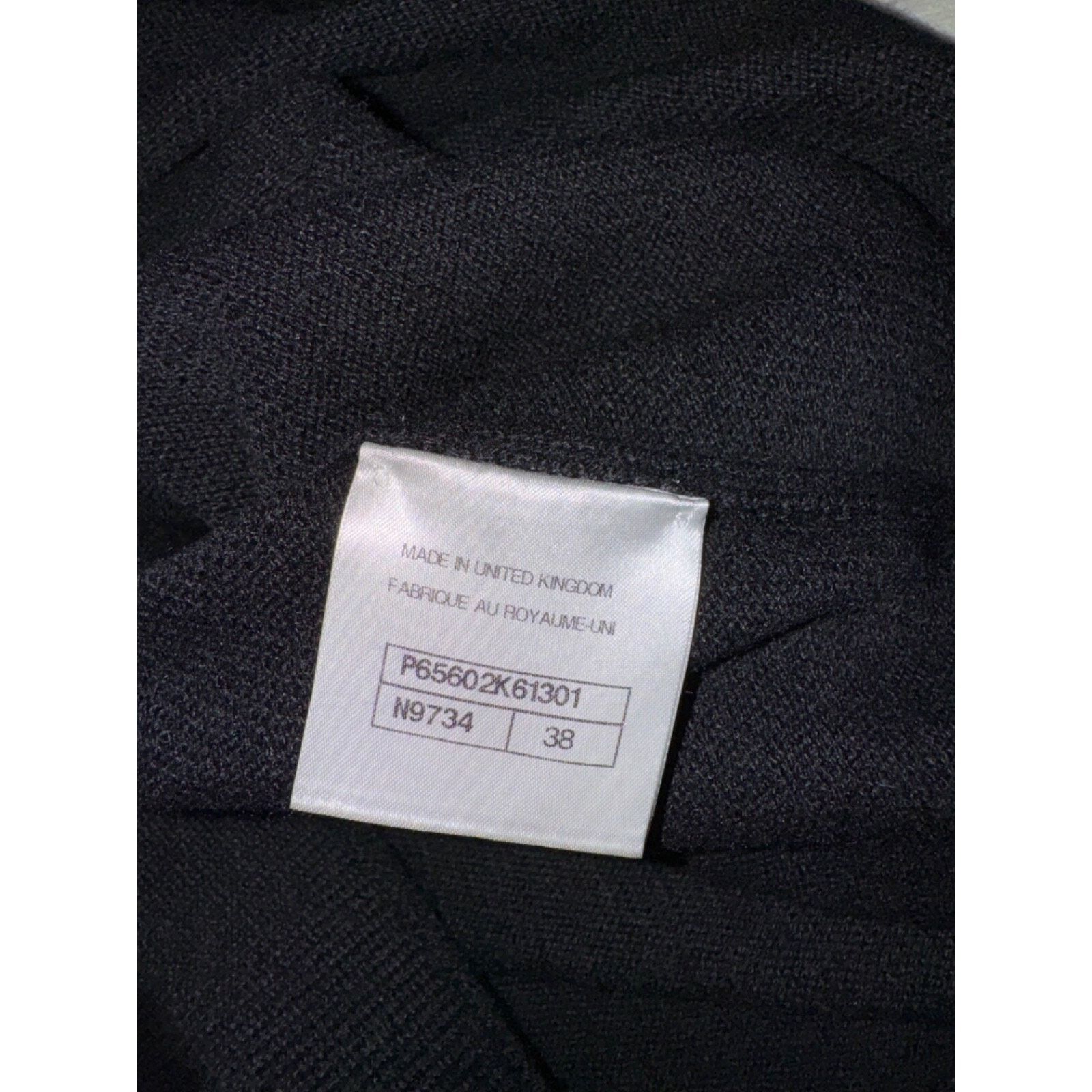 Chanel Chanel 20K Black Cashmere White Gold CC Logo Long Sleeve Size XS / US 0-2 / IT 36-38 - 16 Thumbnail