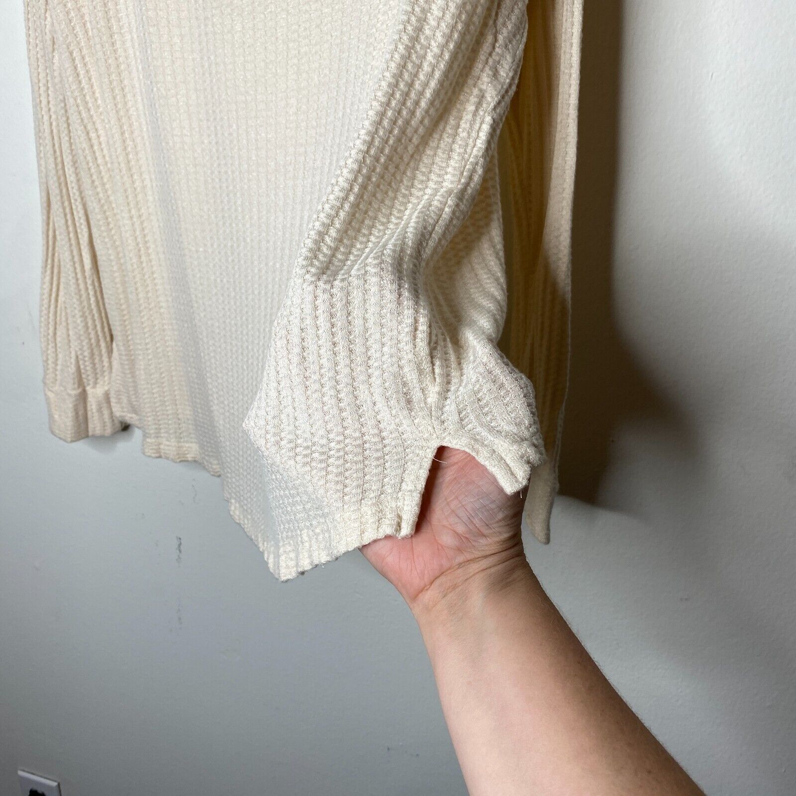 Chaser Brand Chaser Vintage Cream Thermal Raw Split Neck Long Sleeve Top Size S / US 4 / IT 40 - 3 Thumbnail