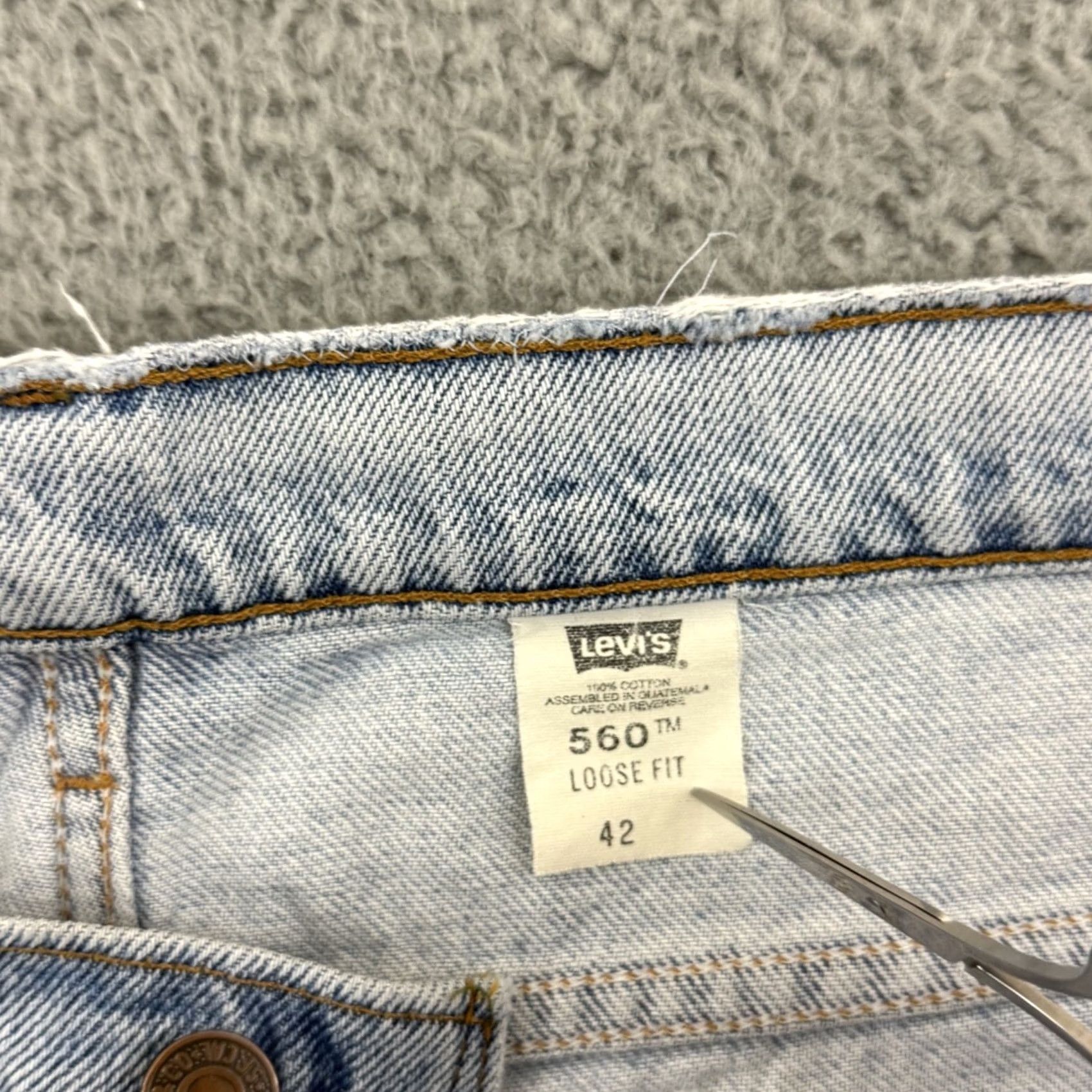 Levi's VINTAGE Levi's Shorts Mens 40 Blue 560 Loose Fit Denim 90s Baggy Jorts Orange Tab Bermuda Relaxed Size US 40 / EU 56 - 6 Thumbnail