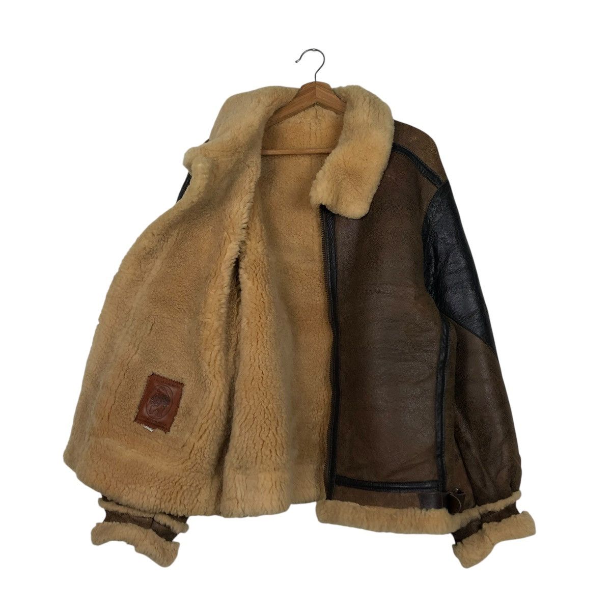 Aero Leathers 🔥TRUE VINTAGE 70’s GOLDEN BEAR SHEARLING FLIGHT JACKET B3 Size US M / EU 48-50 / 2 - 13 Thumbnail