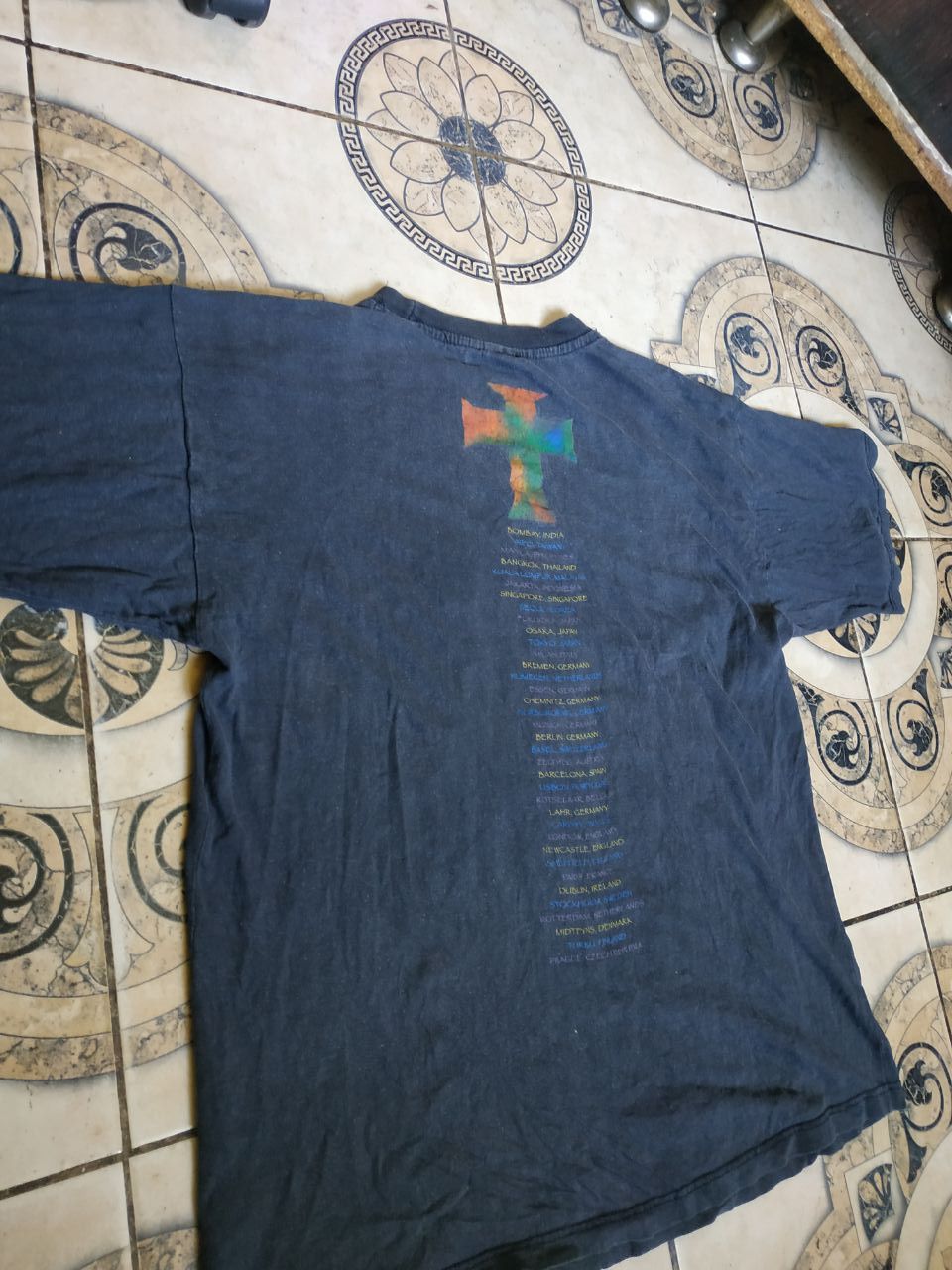 Vintage Vintage 90s Bon Jovi Cross Road Tour Tee XL Faded Size US XL / EU 56 / 4 - 19 Thumbnail