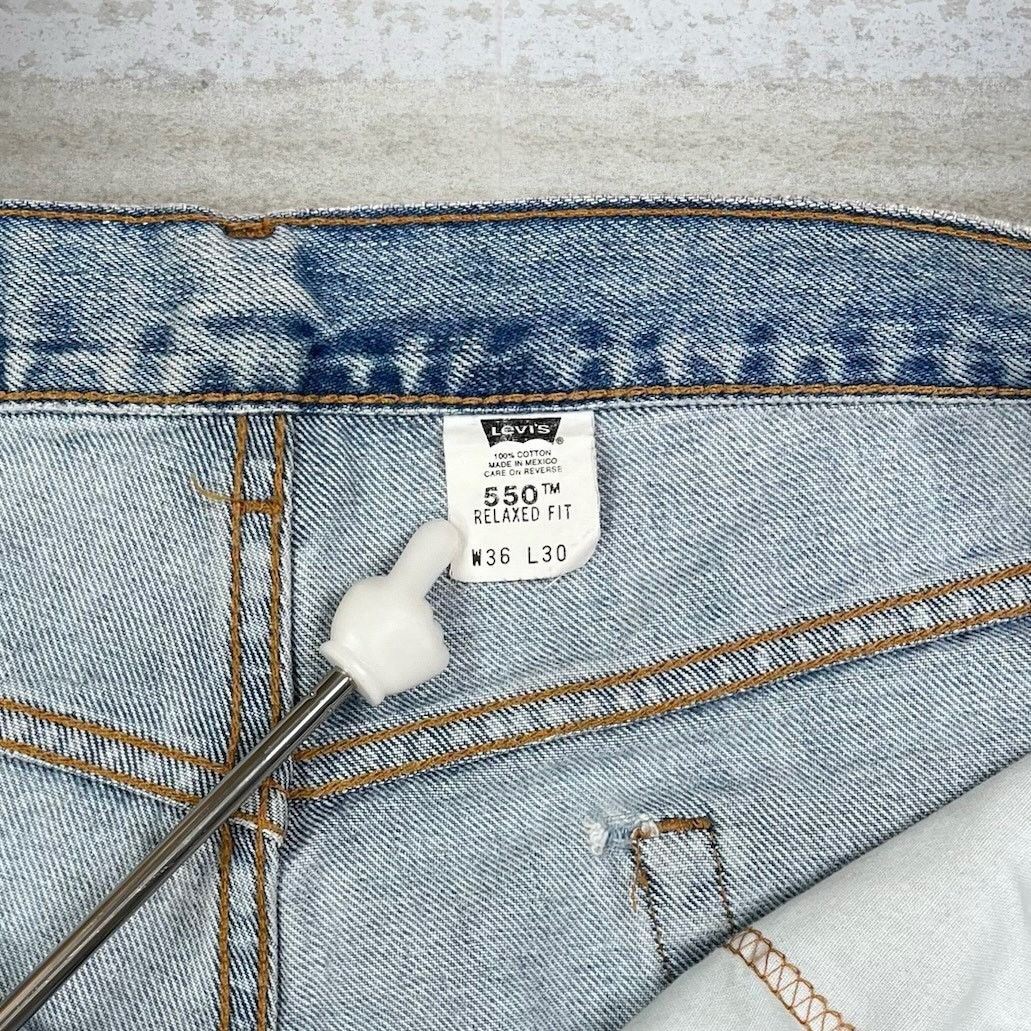 Levi's Vintage 90s Levis Jeans 550 36x30 Relaxed Light Wash Denim Size US 36 / EU 52 - 5 Thumbnail