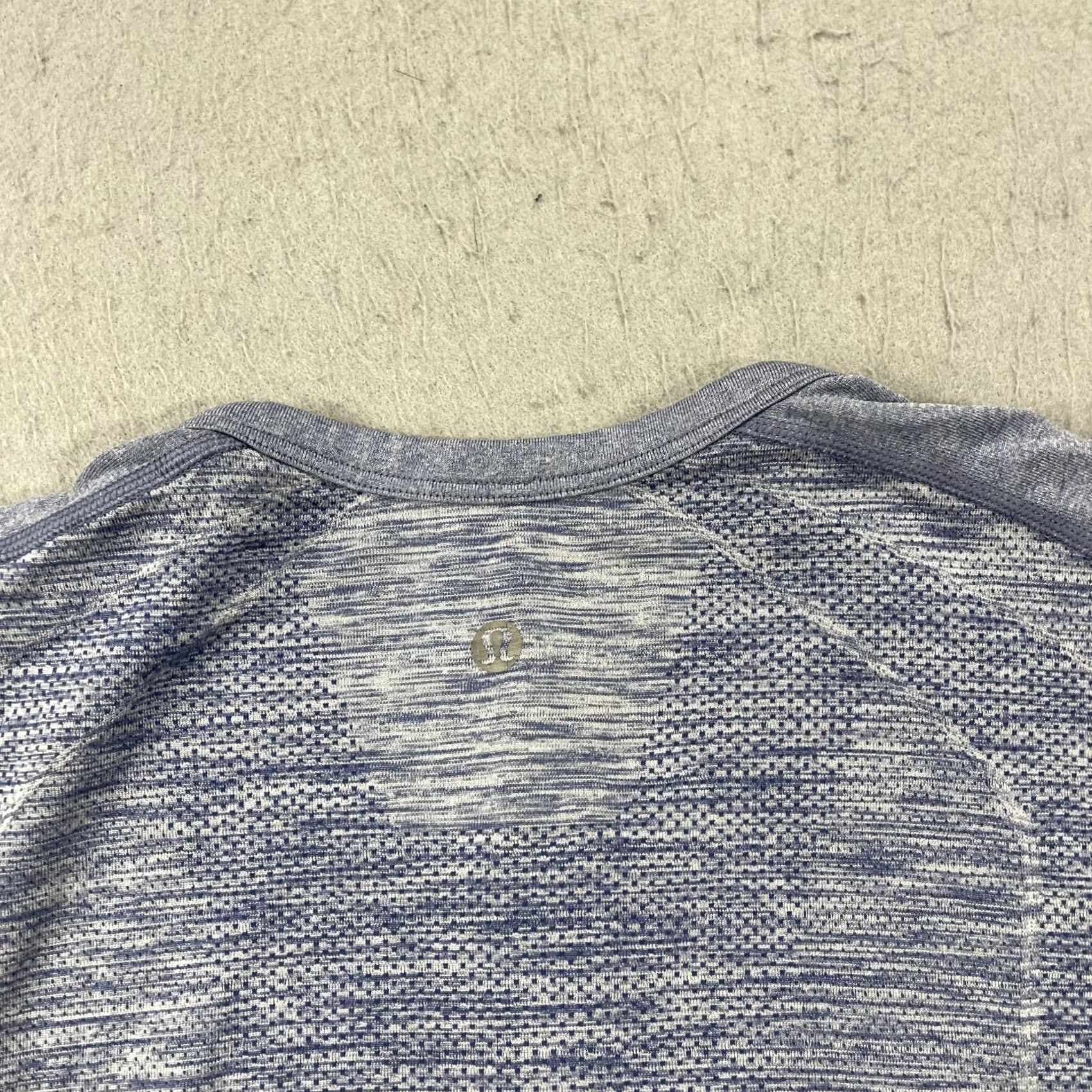 Lululemon Lululemon Shirt Mens Large Blue Heather Henley Metal Vent Long Sleeve Active Size US L / EU 52-54 / 3 - 5 Thumbnail