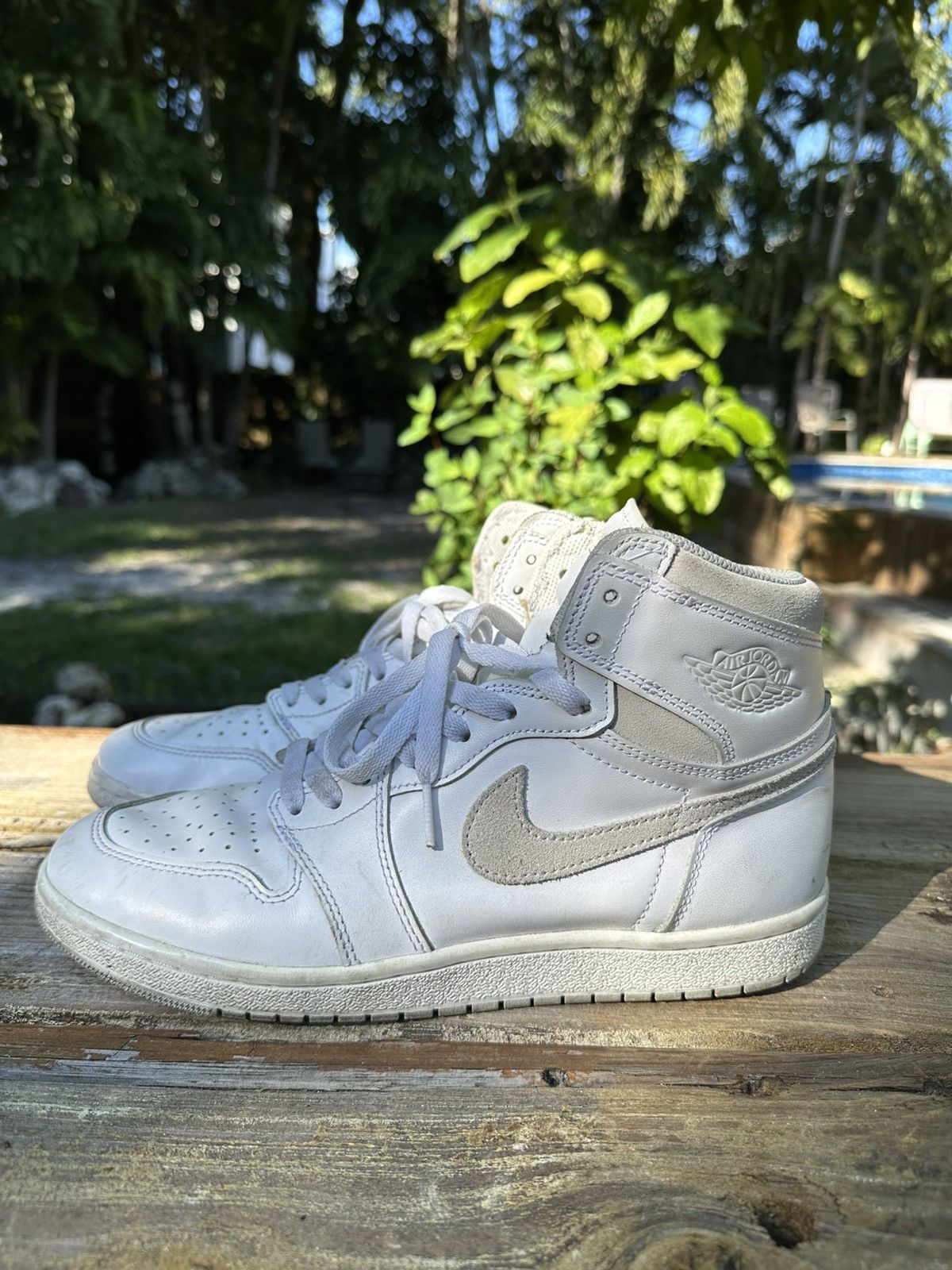 Jordan Brand × Nike Jordan 1 Neutral Grey OG Size US 9.5 / EU 42-43 - 1 Thumbnail