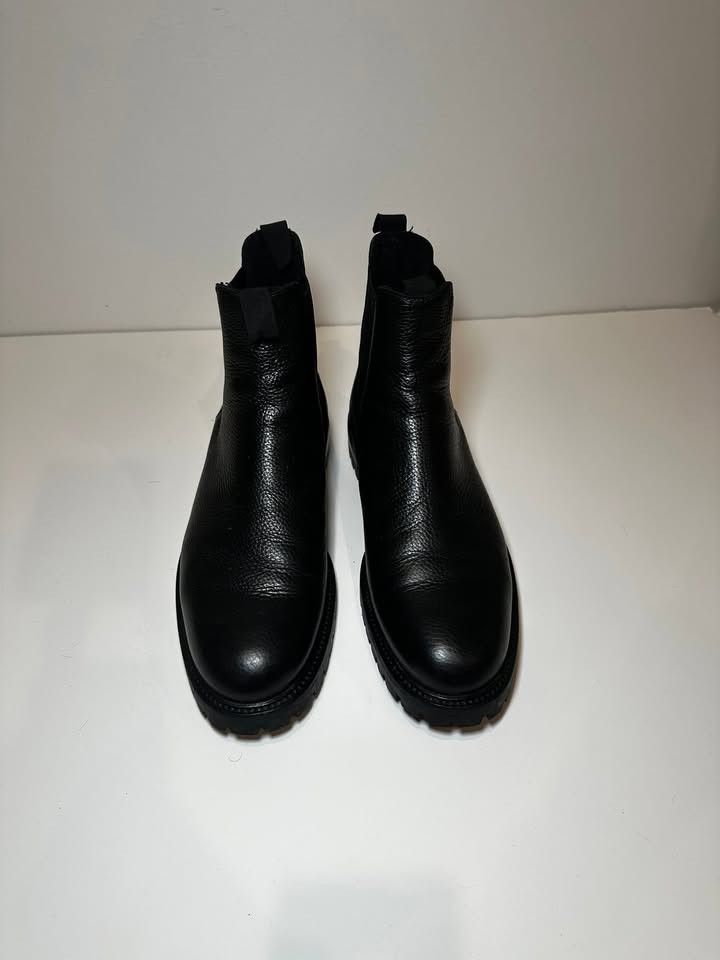 Common Projects Common Projects - Winter Lug Tread Chelsea Boot (45, US12) Size US 12 / EU 45 - 6 Thumbnail