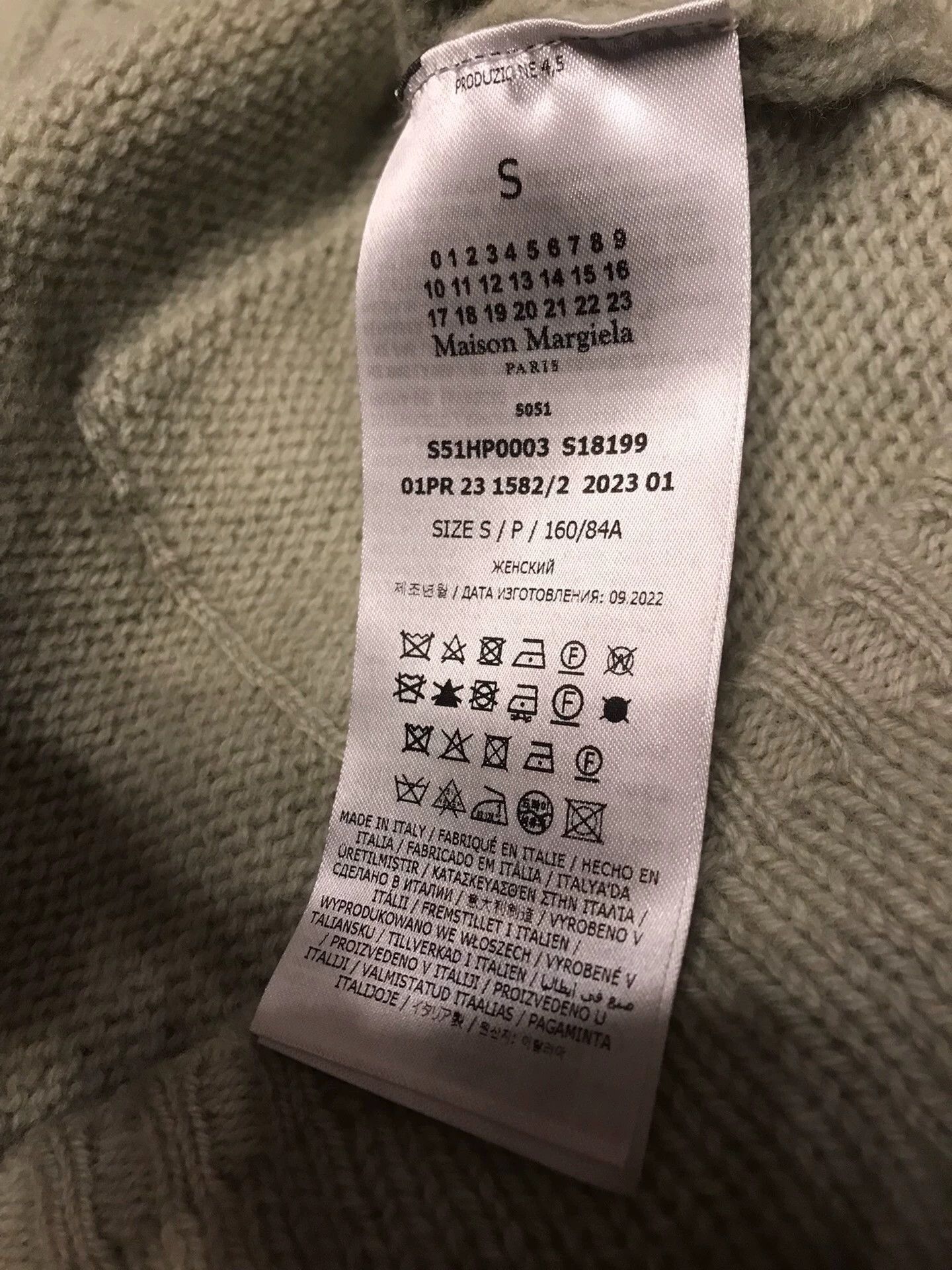 Maison Margiela Maison Margiela new S oversized wool long unisex cardigan Size US S / EU 44-46 / 1 - 5 Thumbnail