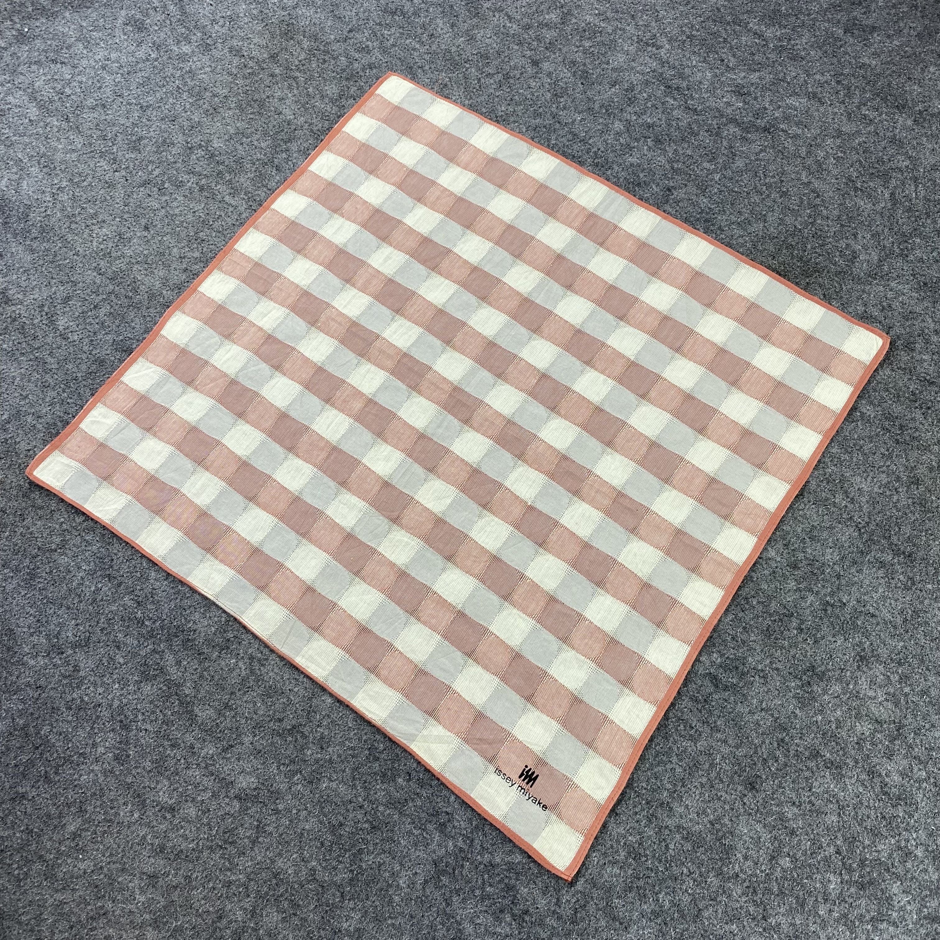 Issey Miyake × Japanese Brand Issey Miyake Handkerchief / Bandana / Neckerchief-B1206 Size ONE SIZE - 4 Thumbnail