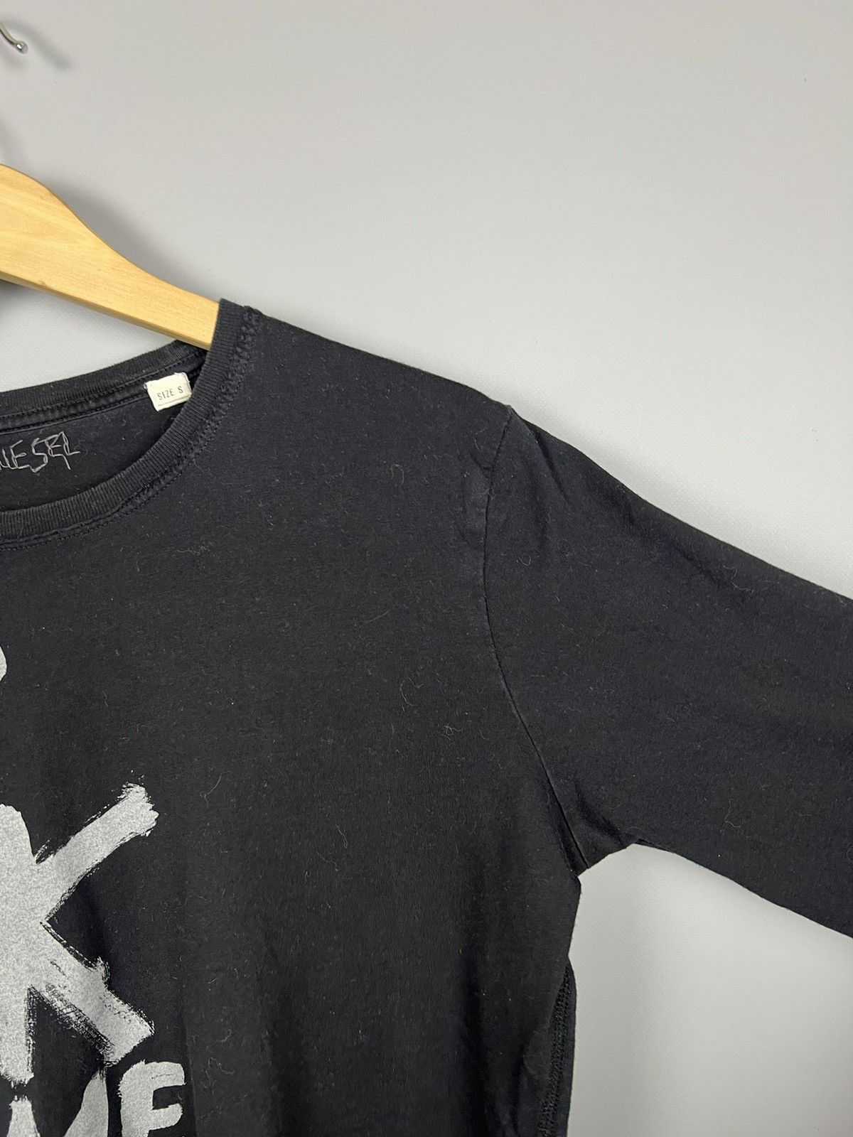 Diesel (S) Diesel “stop look a me” Long Sleeve T-Shirt big logo Size US S / EU 44-46 / 1 - 5 Thumbnail