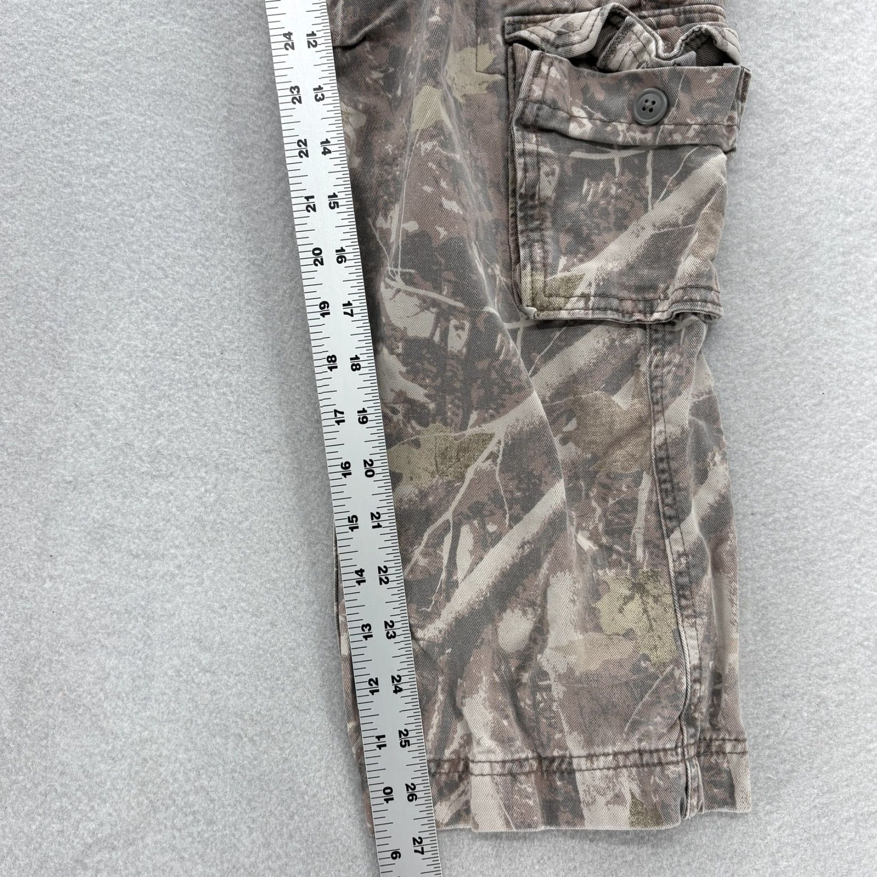 Abercrombie & Fitch Abercrombie & Fitch Cargo Pants Mens 32x30 Brown Camo Relaxed Fit Cargo Pocket Men Denim? Size US 32 / EU 48 - 7 Thumbnail