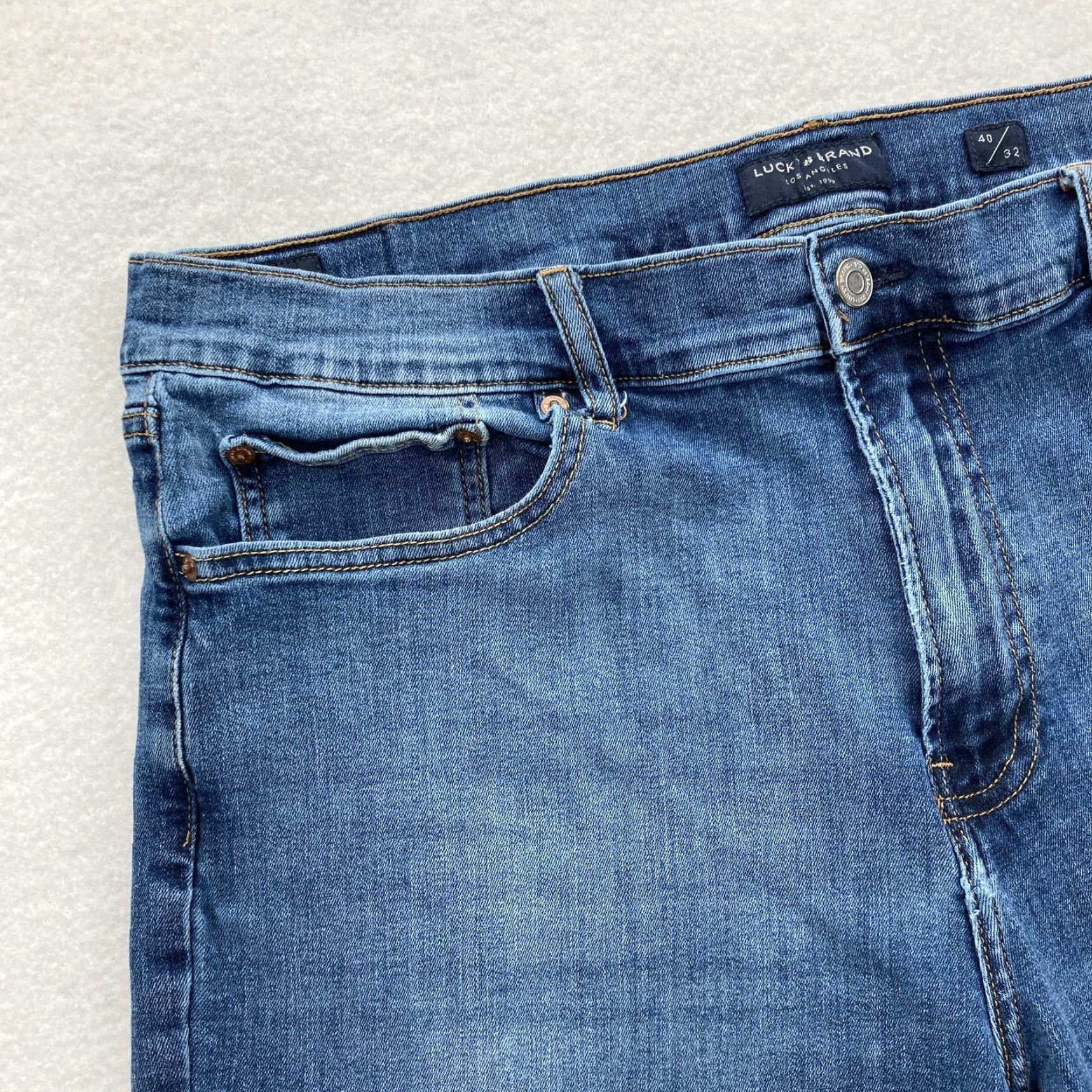 Lucky Brand Lucky Brand 410 Athletic Straight Jeans Mens 40x32 Blue Medium Wash Stretch Pant Denim Cotton Blend Belt Loops 5-Pocket Zipper Button Closure Size US 40 / EU 56 - 3 Thumbnail