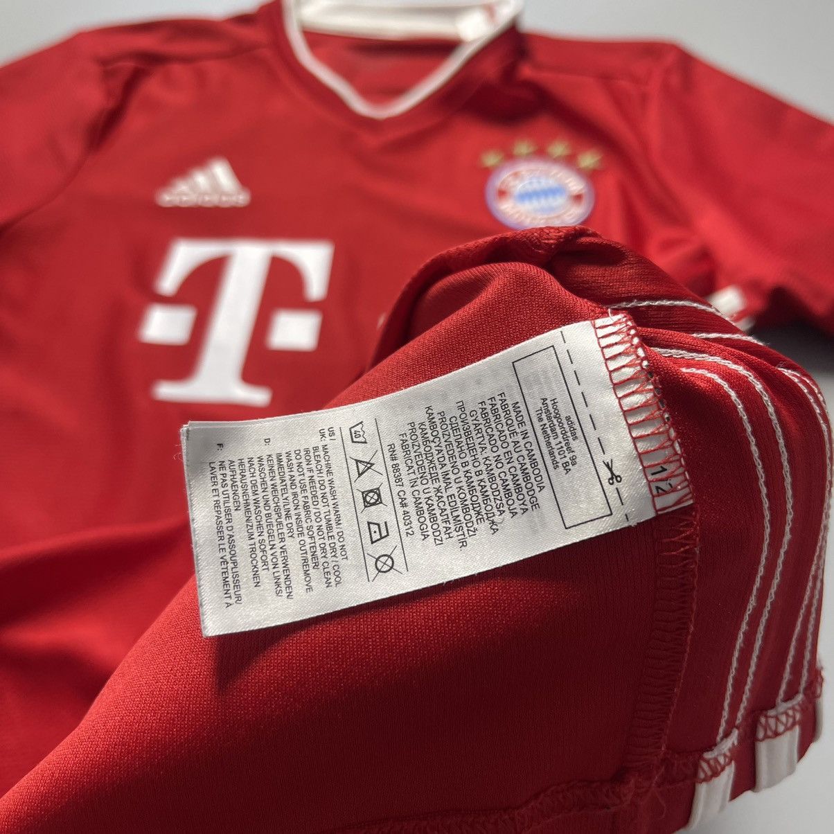 Vintage BAYERN ADIDAS 2020/2021 FOOTBALL HOME JERSEY #9 LEWANDOWSKI Size US M / EU 48-50 / 2 - 14 Thumbnail