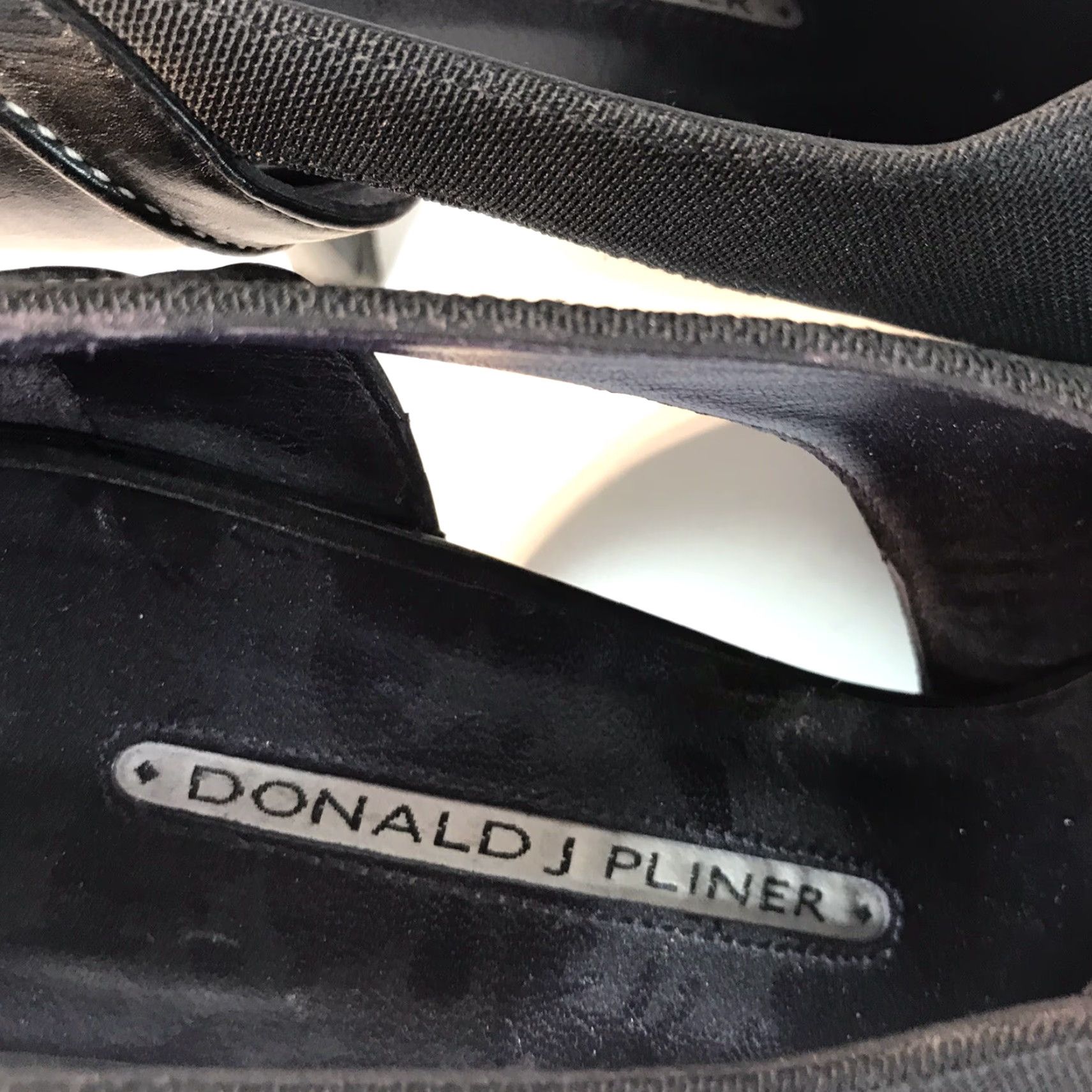 Donald Pliner Donald J Pliner Black Kitten Heels Womens Size 8M 2.5in Pointed Toe Pump Size US 8 / IT 38 - 5 Thumbnail