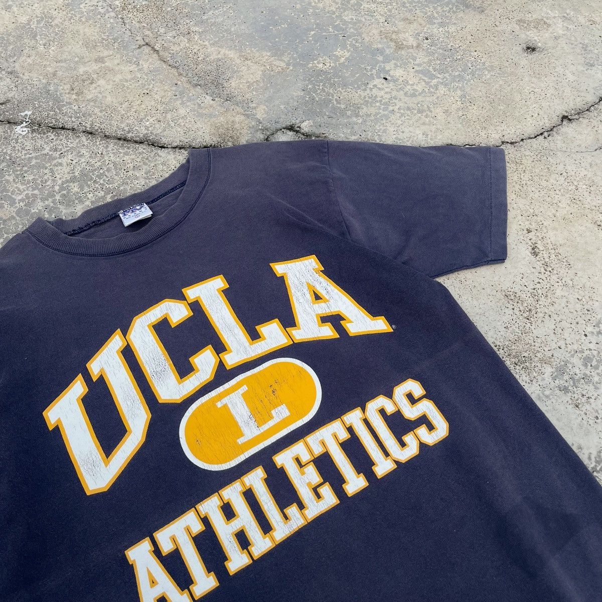 Vintage Vintage 90s UCLA Athletics Made In Uca Nice Spell Out Design Size US M / EU 48-50 / 2 - 2 Thumbnail