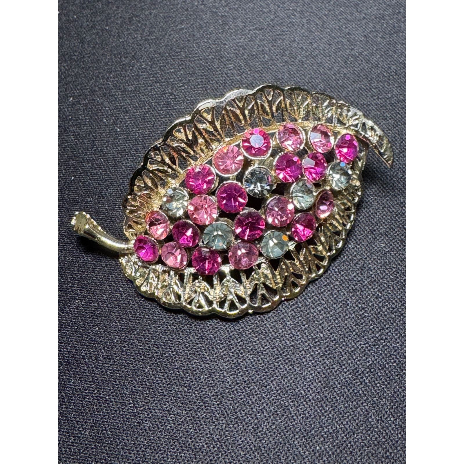 Other 1950's Pink Shades Rhinestones Prong Set Leaf Brooch Size ONE SIZE - 1 Thumbnail