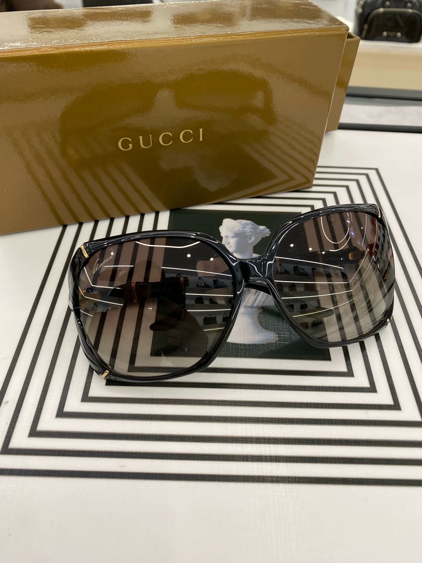 Gucci Gucci Sunglasses with Case Size ONE SIZE - 1 Thumbnail