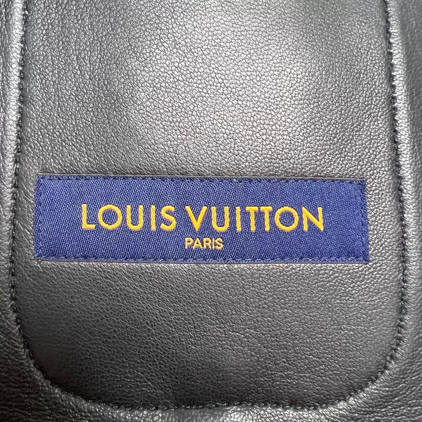 Louis Vuitton LV Monogram Embossed Cowhide Tactical Vest M Size US M / EU 48-50 / 2 - 3 Thumbnail