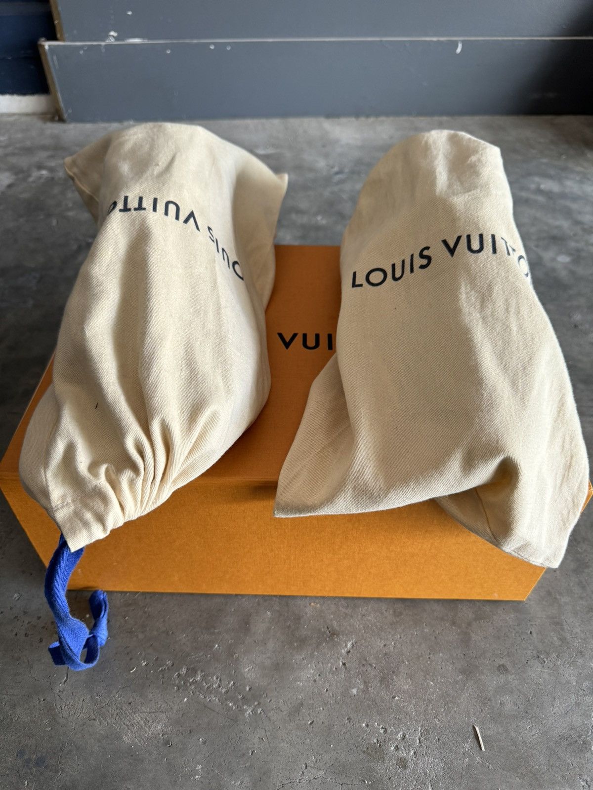 Louis Vuitton LOUIS VUITTON Run Away Sneakers Size US 9 / EU 42 - 10 Thumbnail