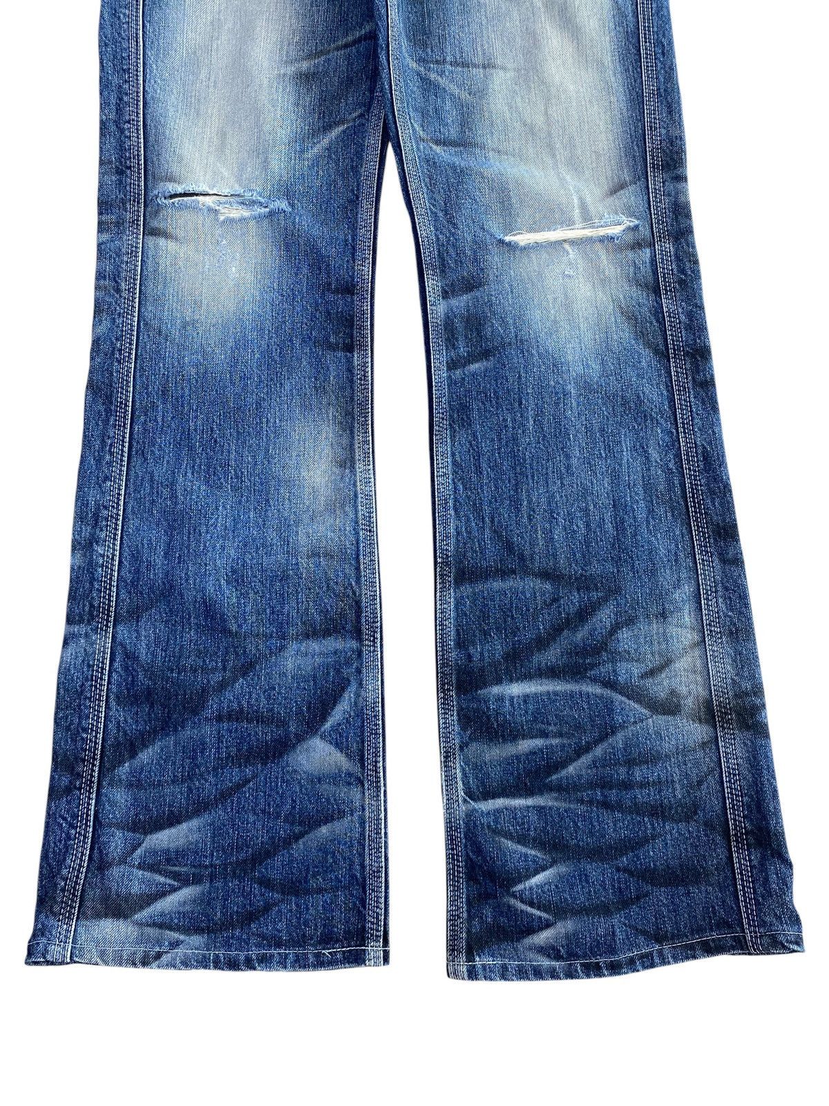 Japanese Brand Blueway Luxe Thunder Wash Ripped Style Flare Jeans Size US 32 / EU 48 - 9 Thumbnail