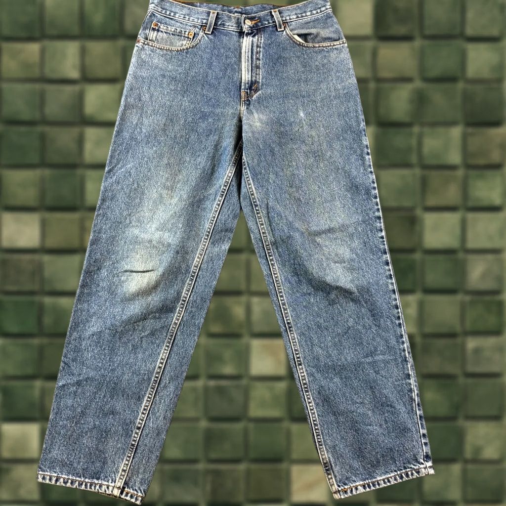 Levi's Vintage Levi's 560 Jeans Mens 33x32 Blue Denim 100% Cotton Loose Fit Tapered Leg Denim Jeans Mens Blue 90s City Outdoor Size US 33 - 1 Thumbnail
