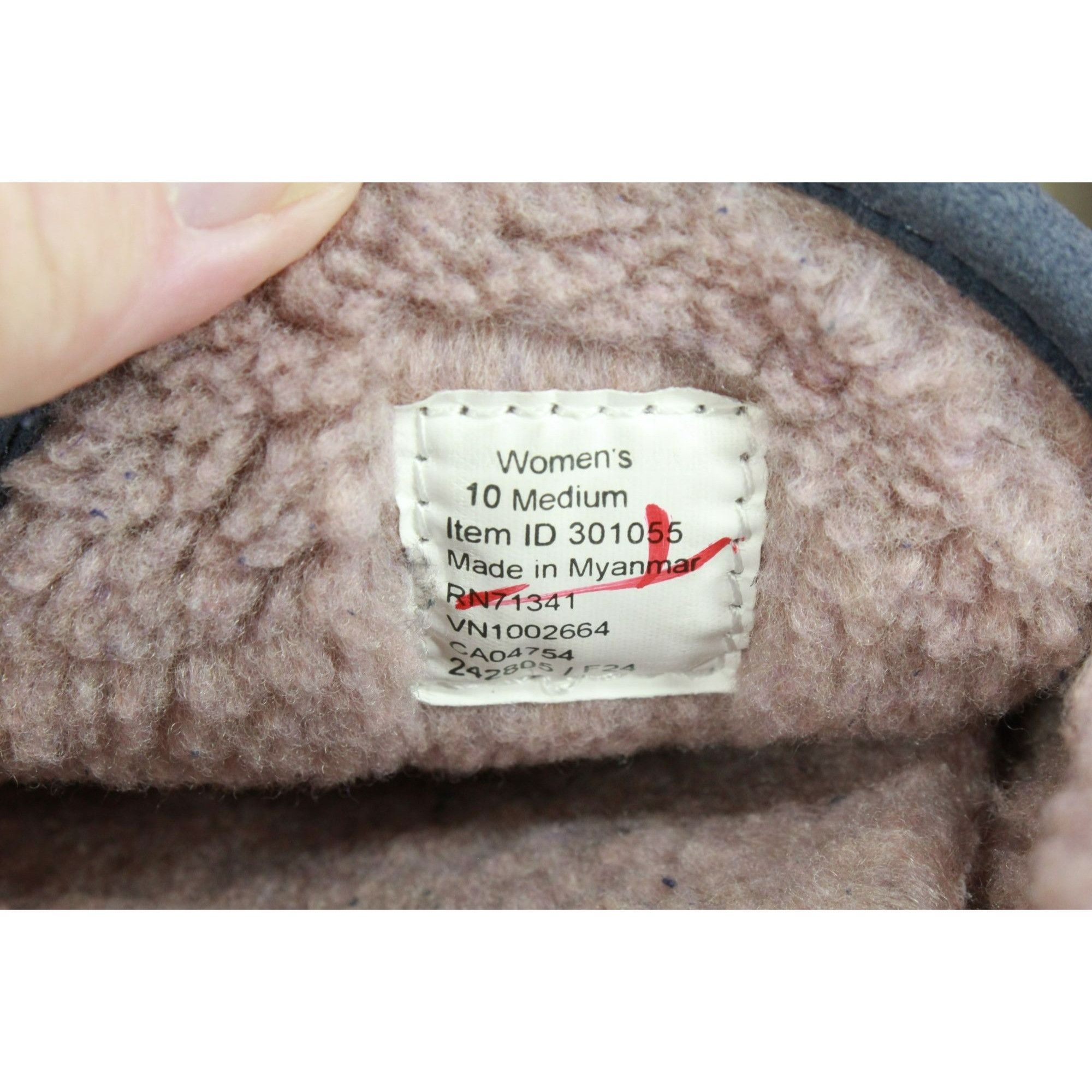 L.L. Bean LL Bean Women's Fleece Lined Mountain Moccasin Slippers Size US 10 / IT 40 - 8 Thumbnail